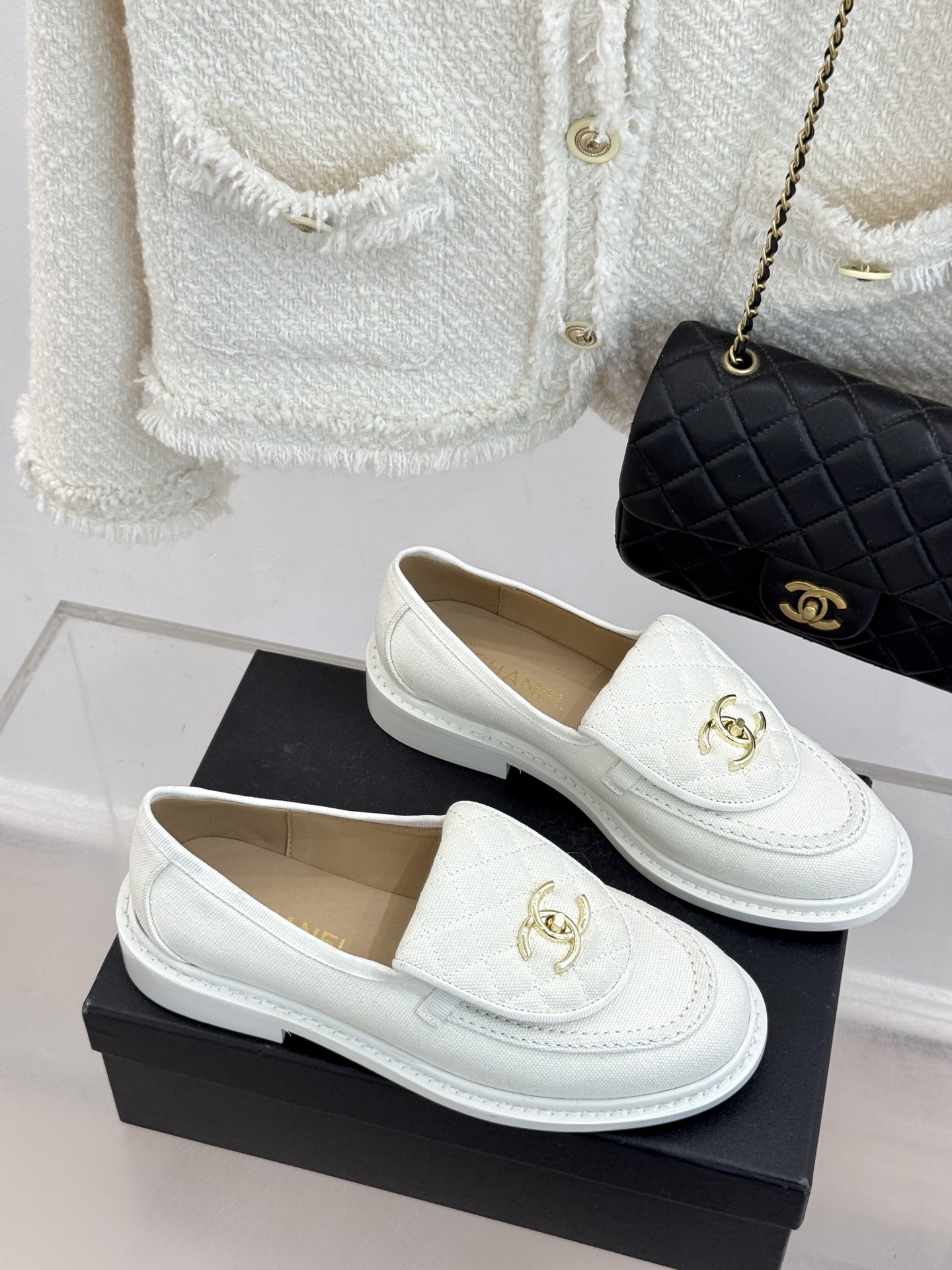 CHANE*｜小香经典双C书包扣翻盖高跟乐福鞋半拖香小香将百年底蕴注入乐福鞋型经典翻盖设计暗藏巧思标志性