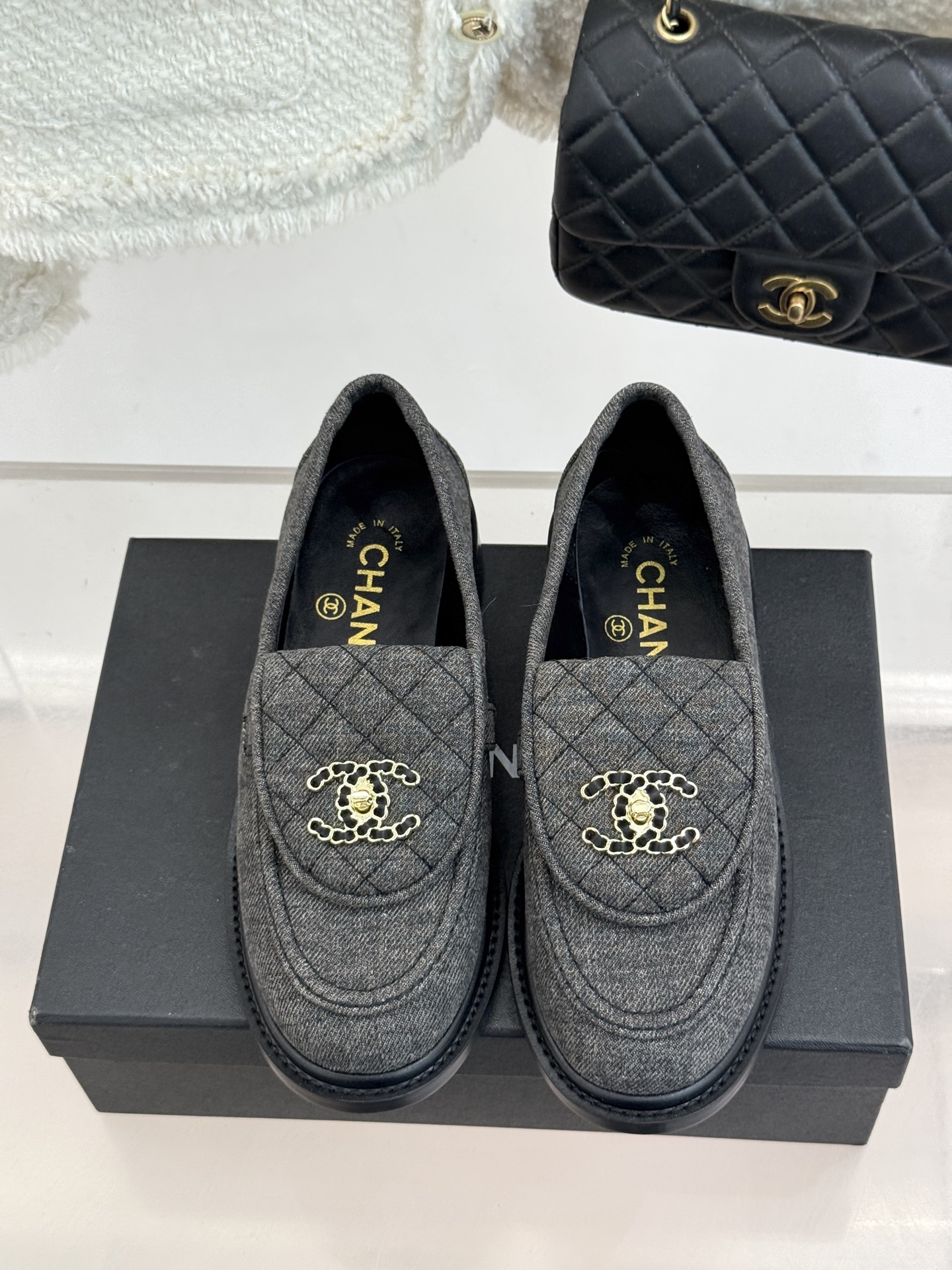 CHANE*｜小香经典双C书包扣翻盖高跟乐福鞋半拖香小香将百年底蕴注入乐福鞋型经典翻盖设计暗藏巧思标志性