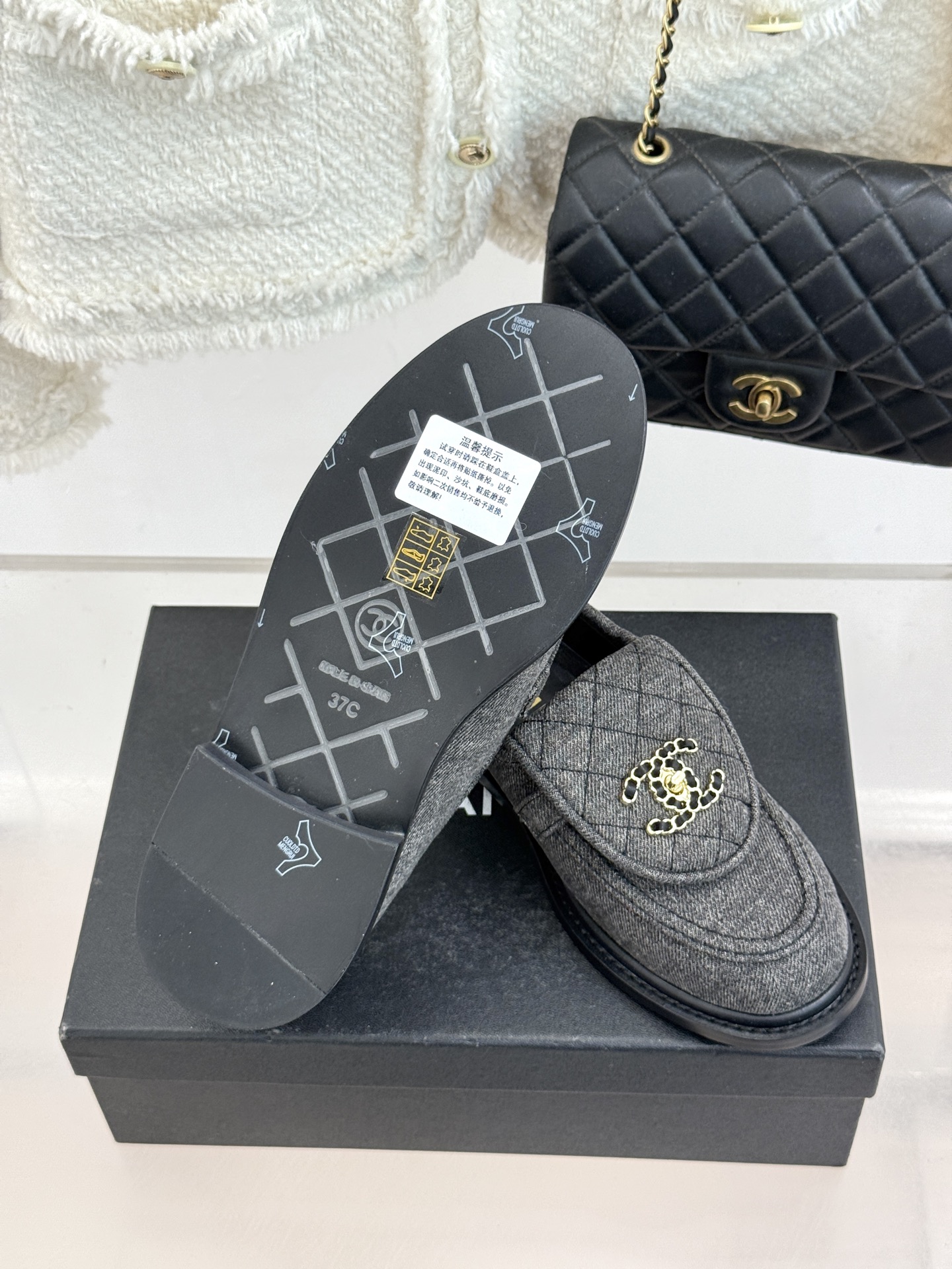 CHANE*｜小香经典双C书包扣翻盖高跟乐福鞋半拖香小香将百年底蕴注入乐福鞋型经典翻盖设计暗藏巧思标志性