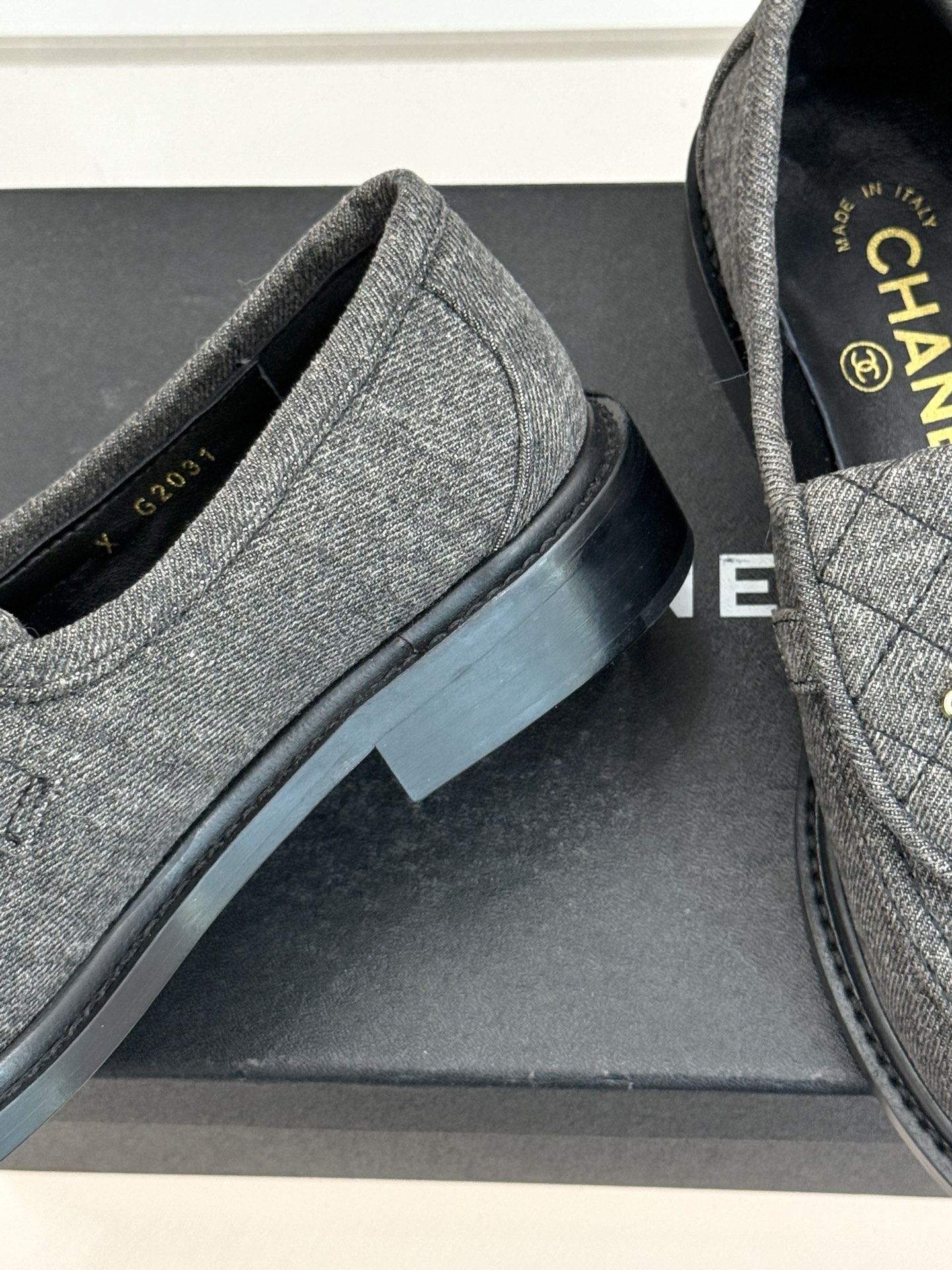 CHANE*｜小香经典双C书包扣翻盖高跟乐福鞋半拖香小香将百年底蕴注入乐福鞋型经典翻盖设计暗藏巧思标志性