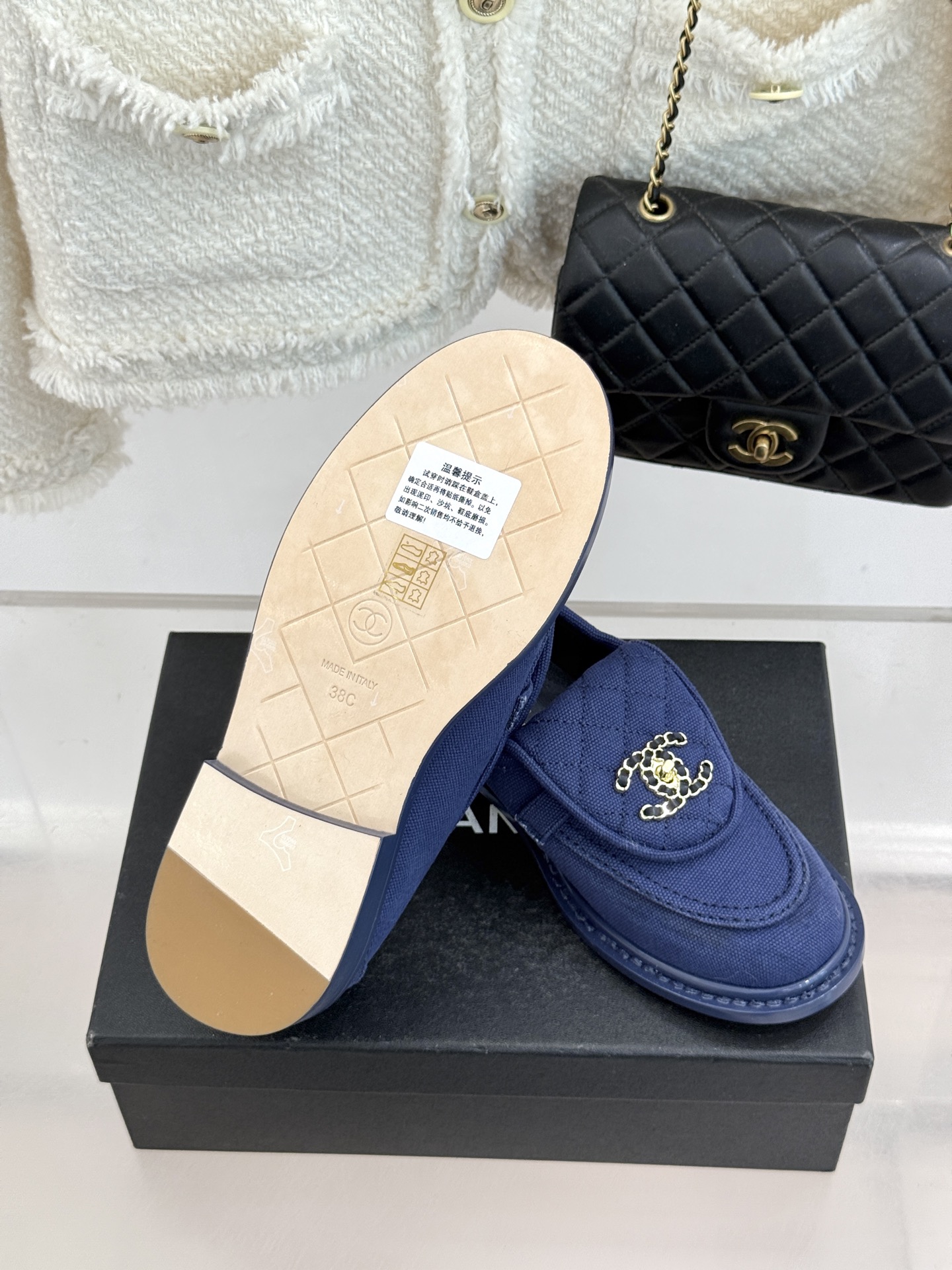 CHANE*｜小香经典双C书包扣翻盖高跟乐福鞋半拖香小香将百年底蕴注入乐福鞋型经典翻盖设计暗藏巧思标志性
