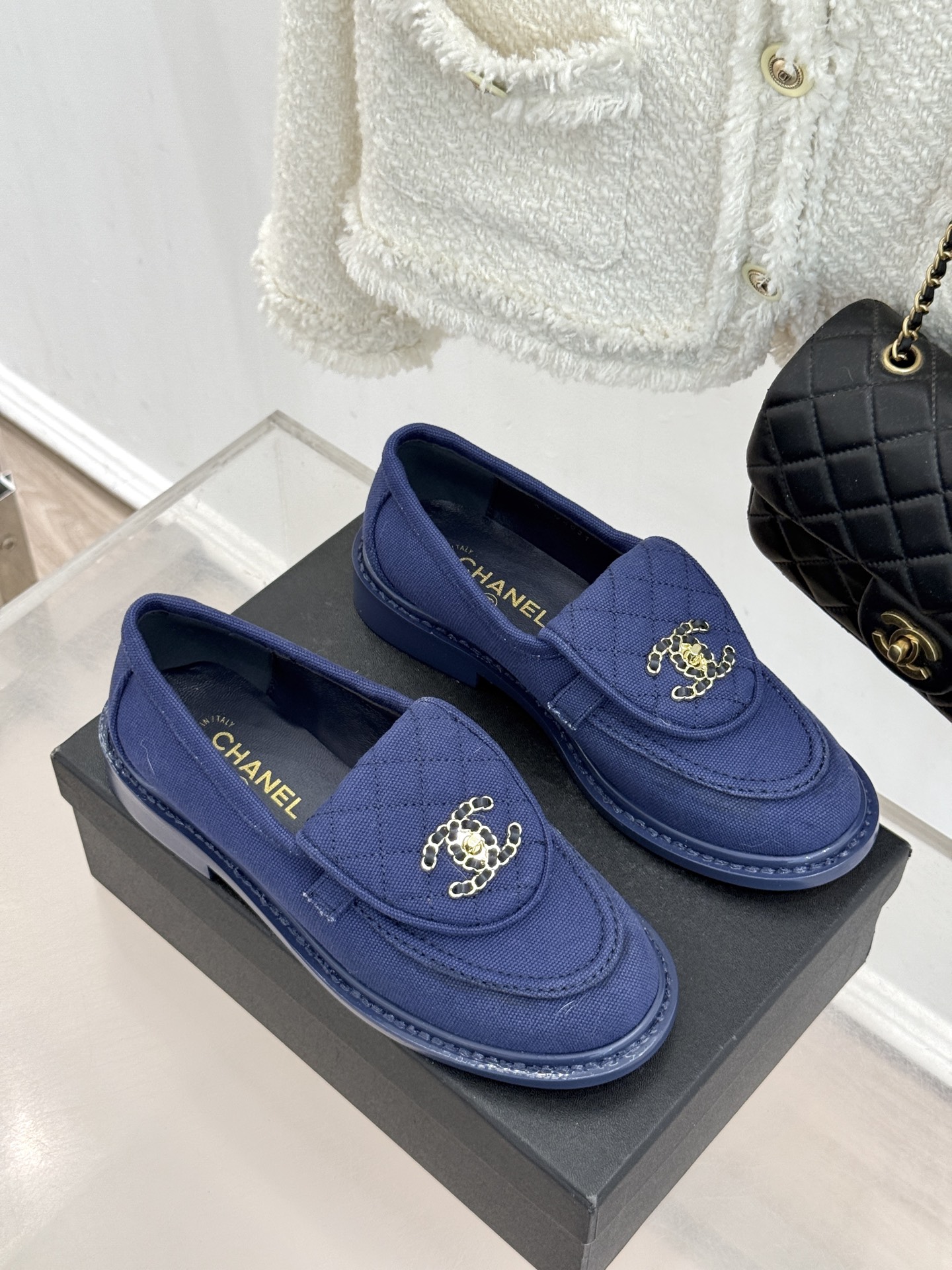 CHANE*｜小香经典双C书包扣翻盖高跟乐福鞋半拖香小香将百年底蕴注入乐福鞋型经典翻盖设计暗藏巧思标志性