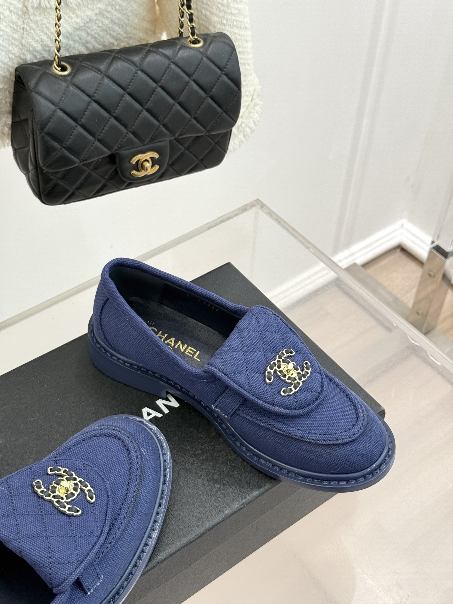 CHANE*｜小香经典双C书包扣翻盖高跟乐福鞋半拖香小香将百年底蕴注入乐福鞋型经典翻盖设计暗藏巧思标志性