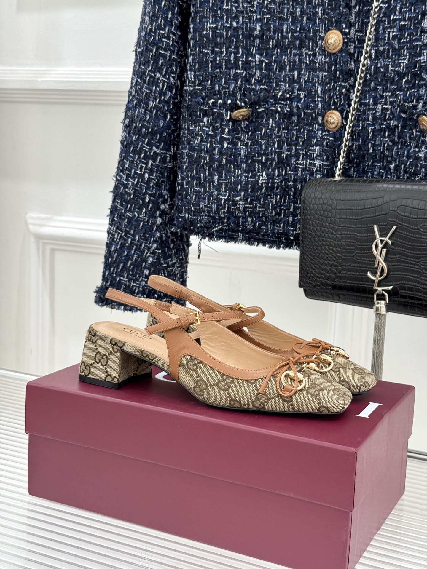 Gucci/古驰26WF新品马衔扣蝴蝶结方头芭蕾舞后空凉鞋承袭G家百年马术美学与芭蕾灵韵这款后空凉鞋以复