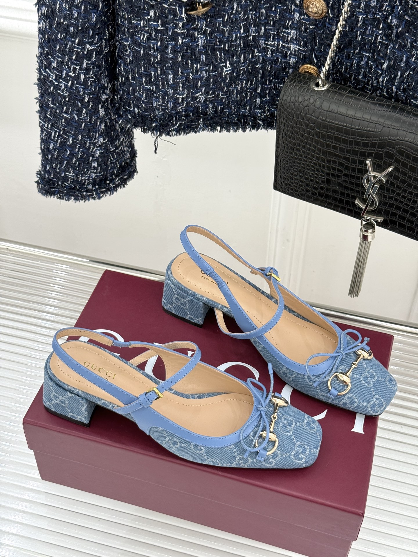 Gucci/古驰26WF新品马衔扣蝴蝶结方头芭蕾舞后空凉鞋承袭G家百年马术美学与芭蕾灵韵这款后空凉鞋以复