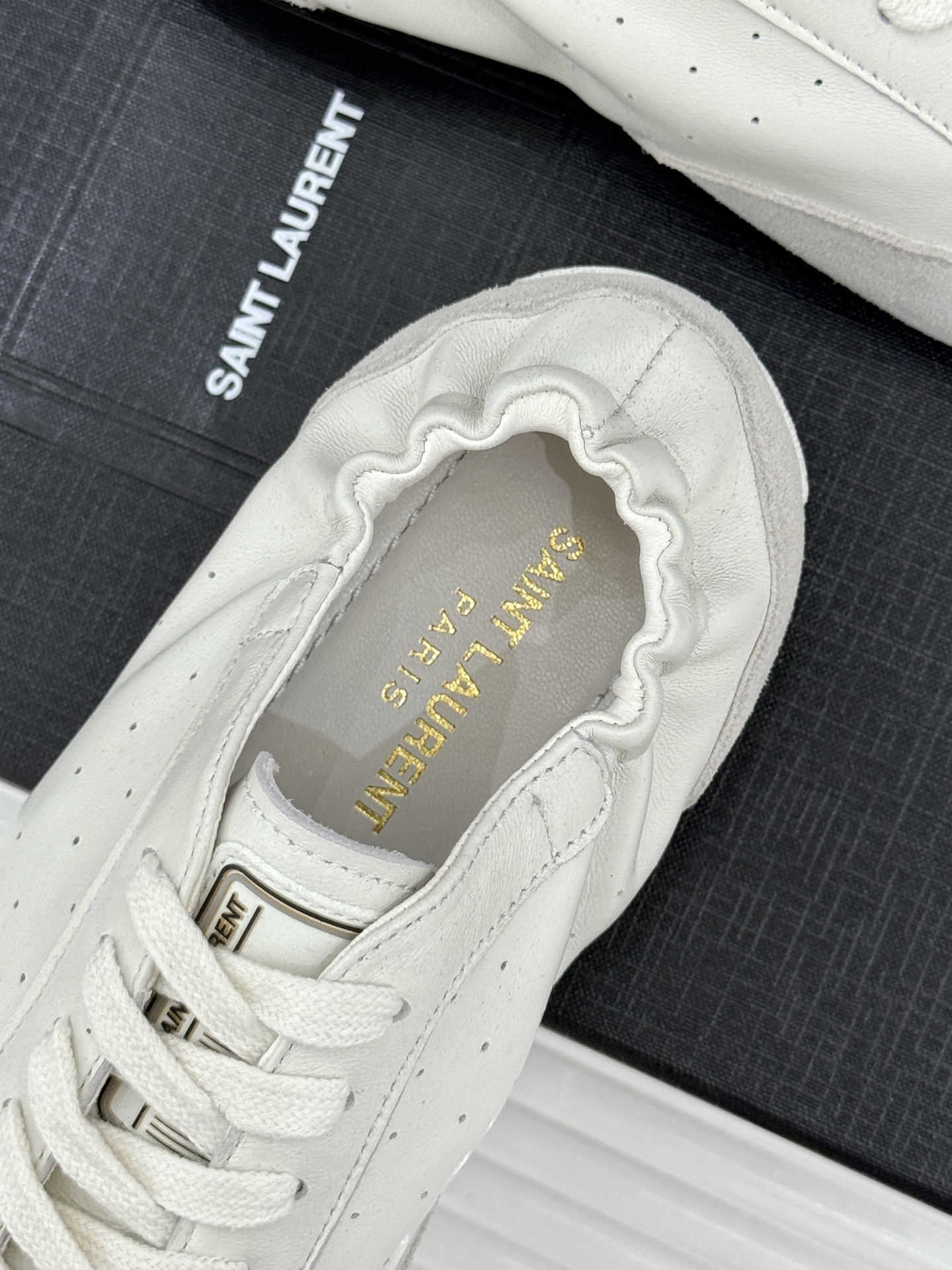 Saint Laurent /圣罗兰YSL26WF新品复古德训鞋回溯70年代复古运动基因以巴黎冷冽格调重