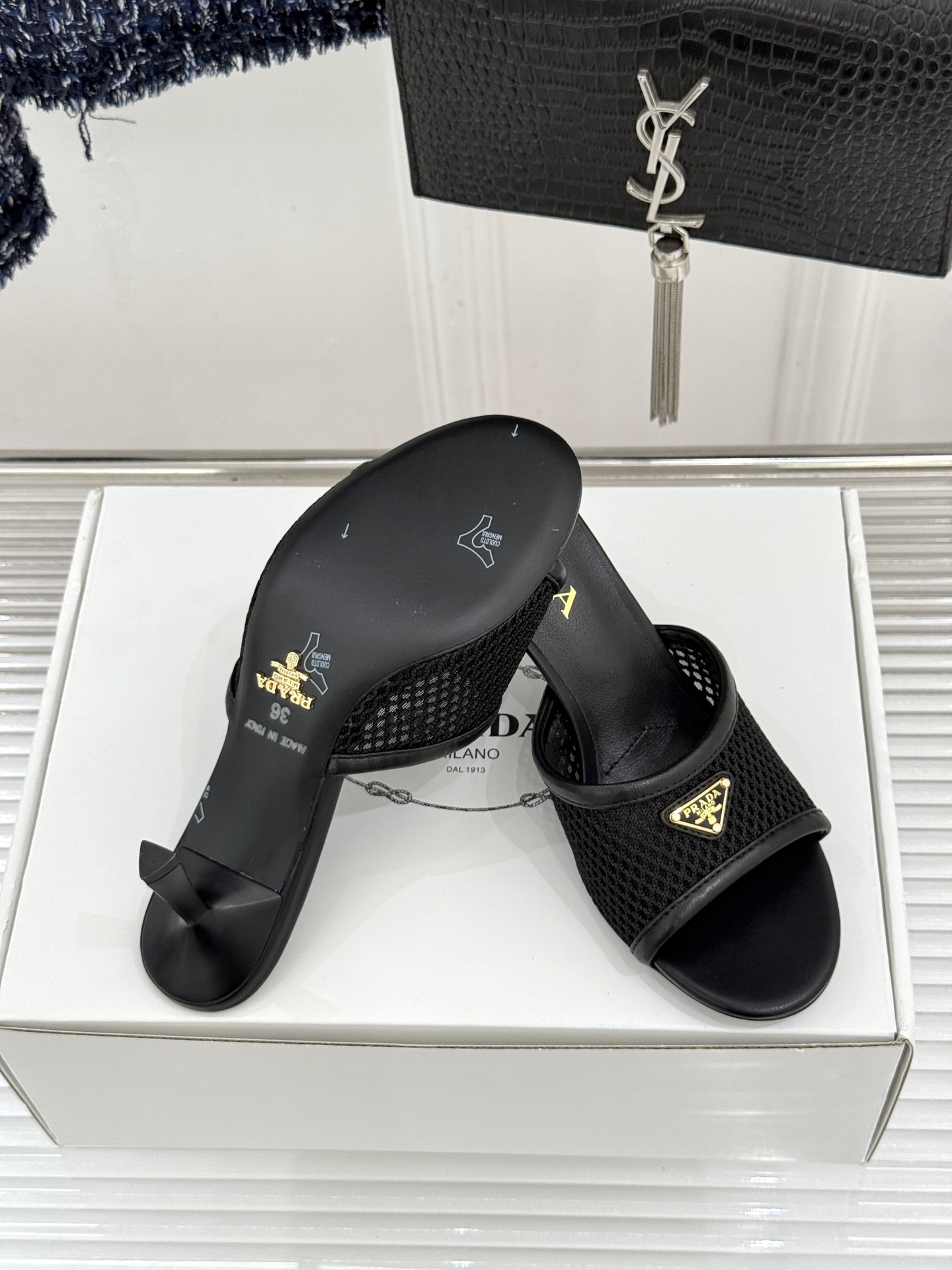（原版飞机盒＋10）Prada/普拉达26WF春夏新品三角标网面高跟拖鞋以轻盈网面重塑高跟拖鞋的现代轮廓
