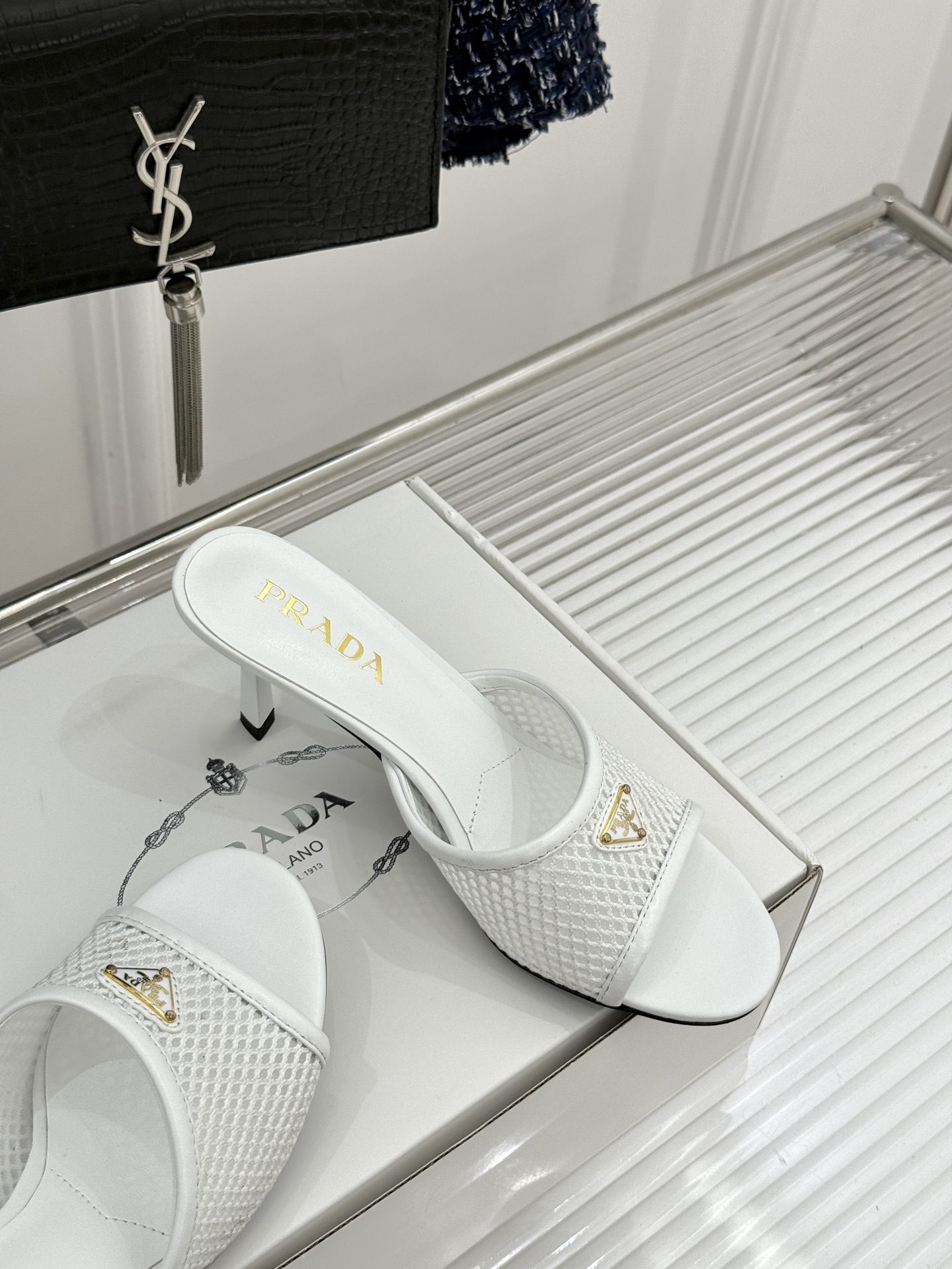 （原版飞机盒＋10）Prada/普拉达26WF春夏新品三角标网面高跟拖鞋以轻盈网面重塑高跟拖鞋的现代轮廓