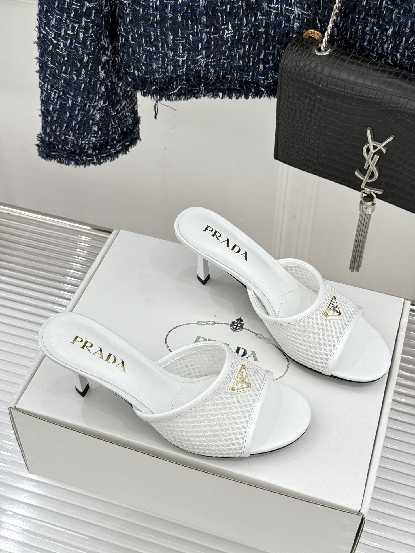 （原版飞机盒＋10）Prada/普拉达26WF春夏新品三角标网面高跟拖鞋以轻盈网面重塑高跟拖鞋的现代轮廓