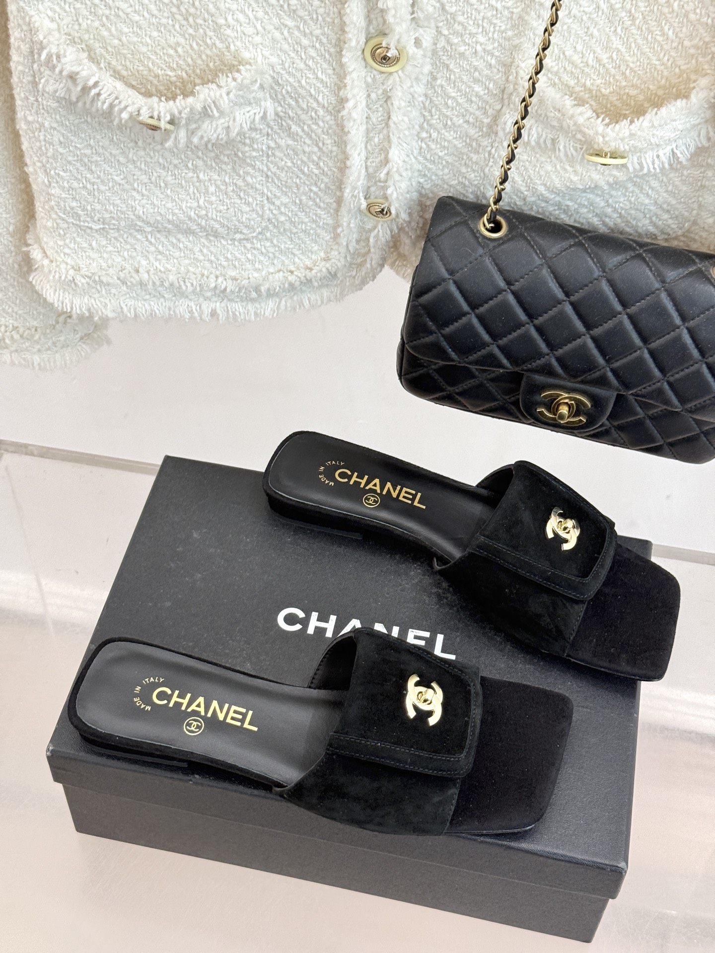 CHANE*｜小香26S新品双C书包扣大方头拖鞋以复古方头重塑夏日步调将经典符号化作足下锋芒。利落大方头