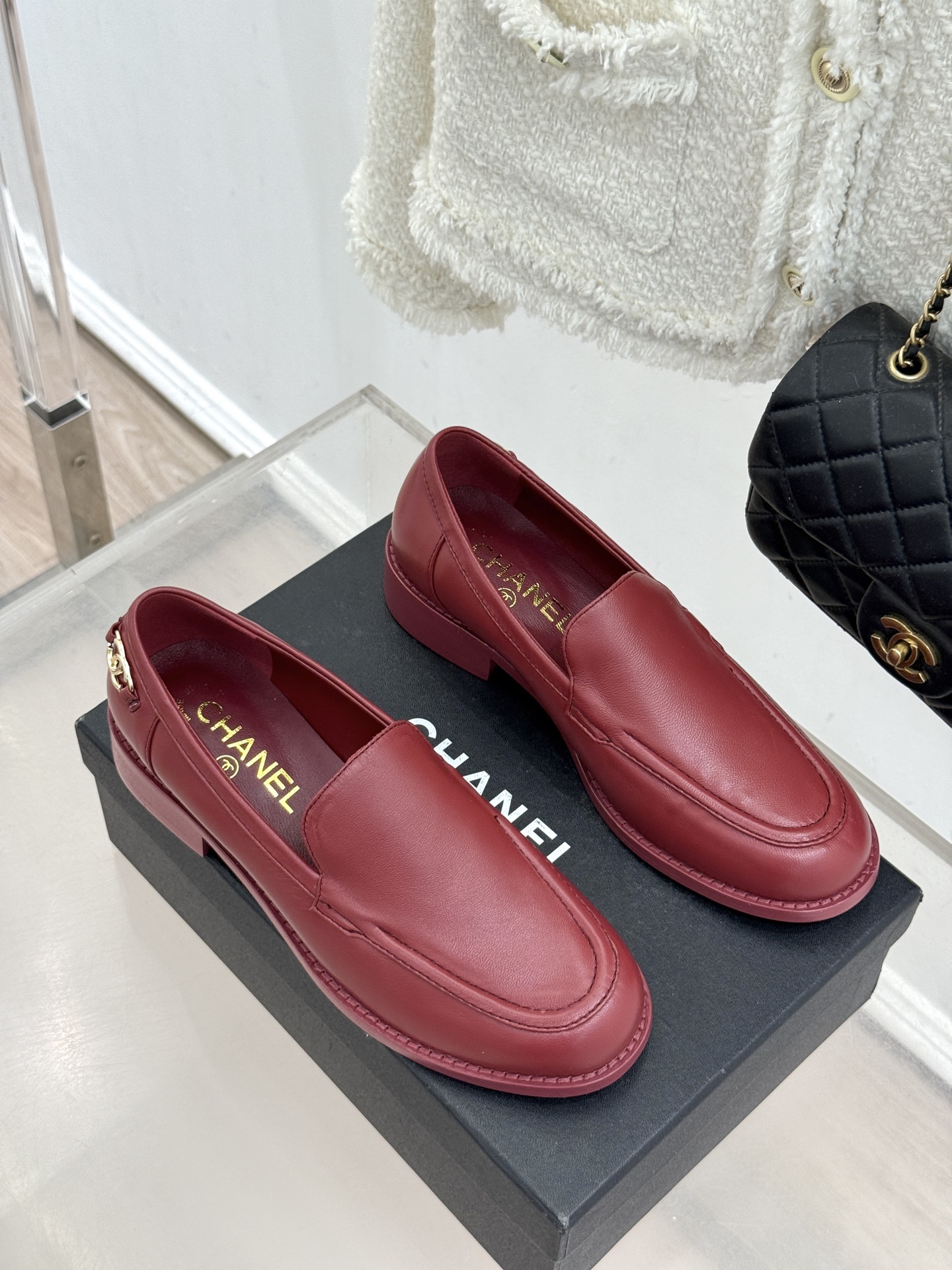 CHANE* ｜小香26P新品英伦风双C乐福凉鞋乐福鞋爱好者绝不能错过‼️这款气质上更中性帅气几分 双C