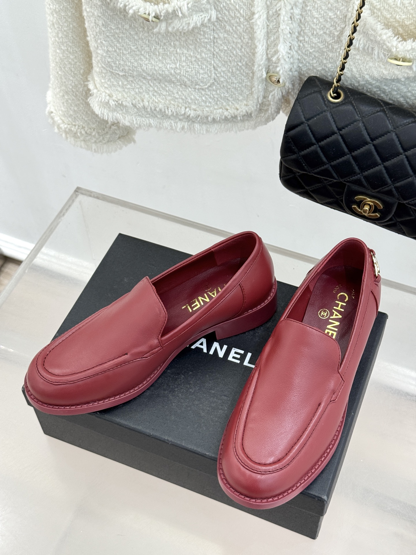 CHANE* ｜小香26P新品英伦风双C乐福凉鞋乐福鞋爱好者绝不能错过‼️这款气质上更中性帅气几分 双C