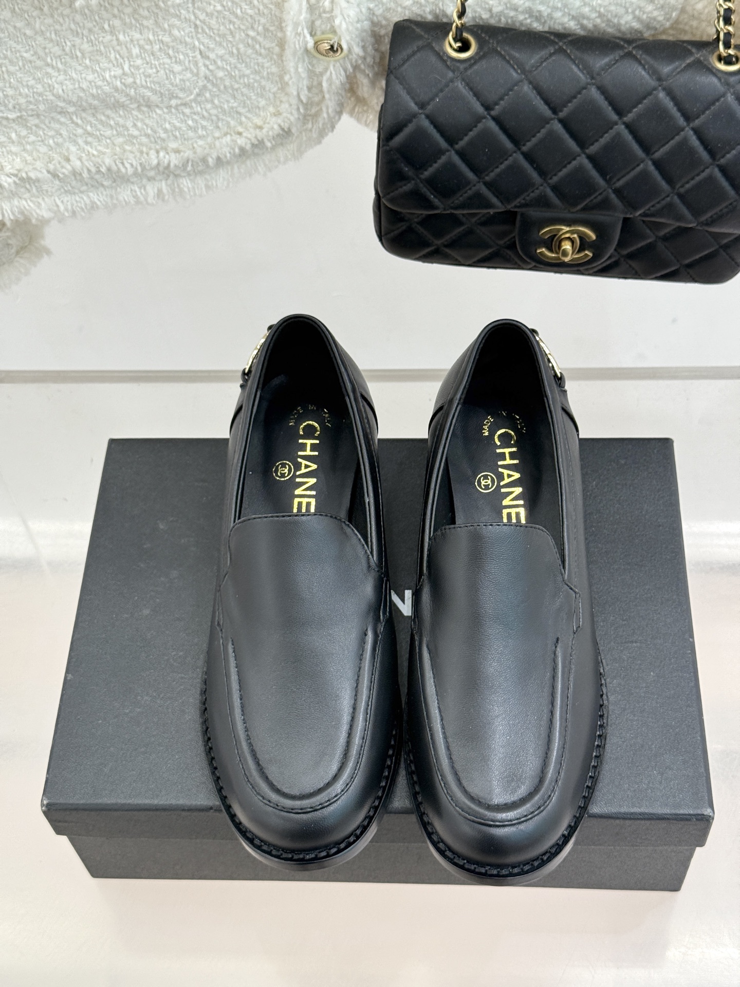 CHANE* ｜小香26P新品英伦风双C乐福凉鞋乐福鞋爱好者绝不能错过‼️这款气质上更中性帅气几分 双C