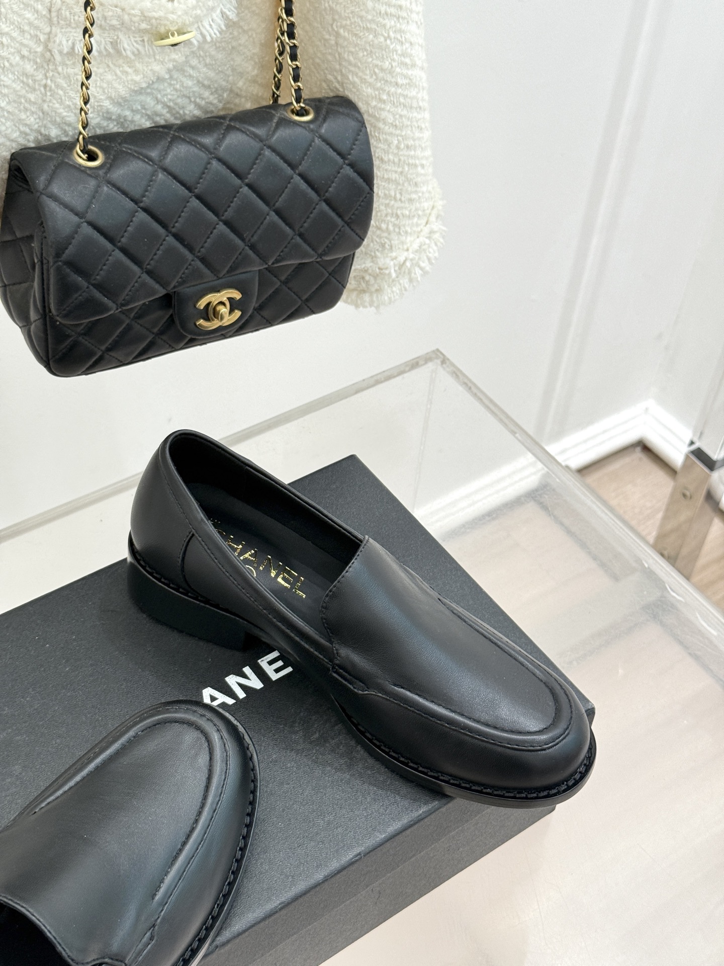 CHANE* ｜小香26P新品英伦风双C乐福凉鞋乐福鞋爱好者绝不能错过‼️这款气质上更中性帅气几分 双C