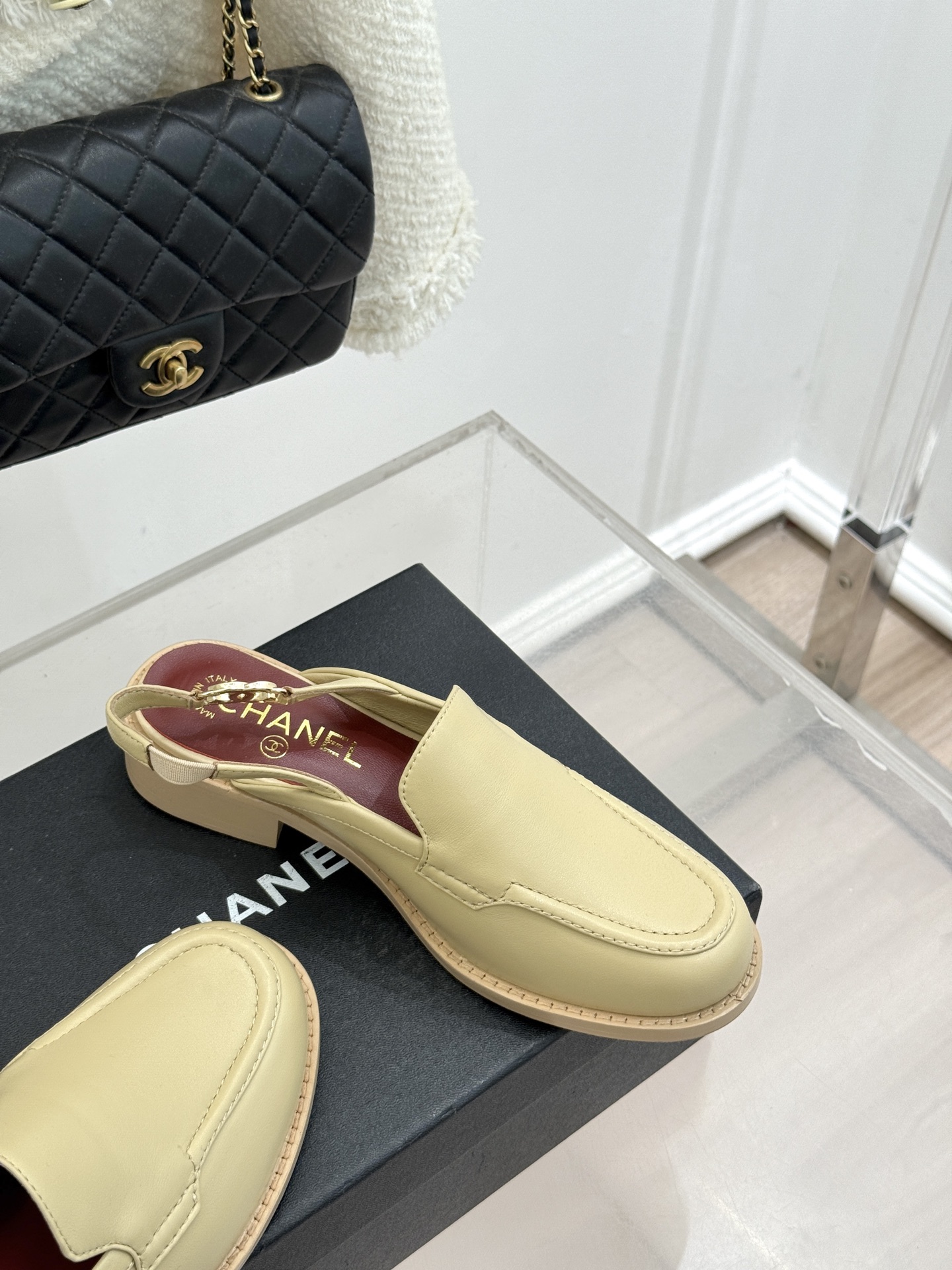 CHANE* ｜小香26P新品英伦风双C乐福凉鞋乐福鞋爱好者绝不能错过‼️这款气质上更中性帅气几分 双C