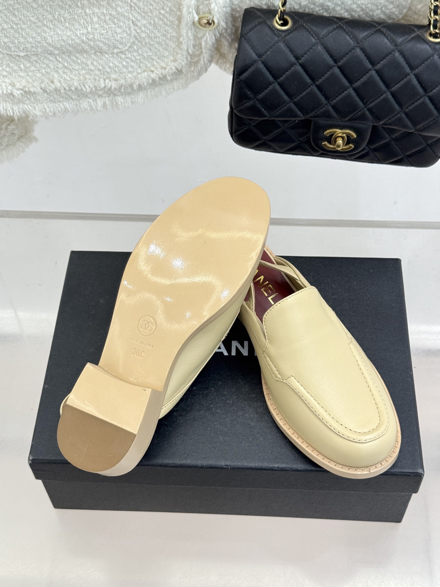 CHANE* ｜小香26P新品英伦风双C乐福凉鞋乐福鞋爱好者绝不能错过‼️这款气质上更中性帅气几分 双C