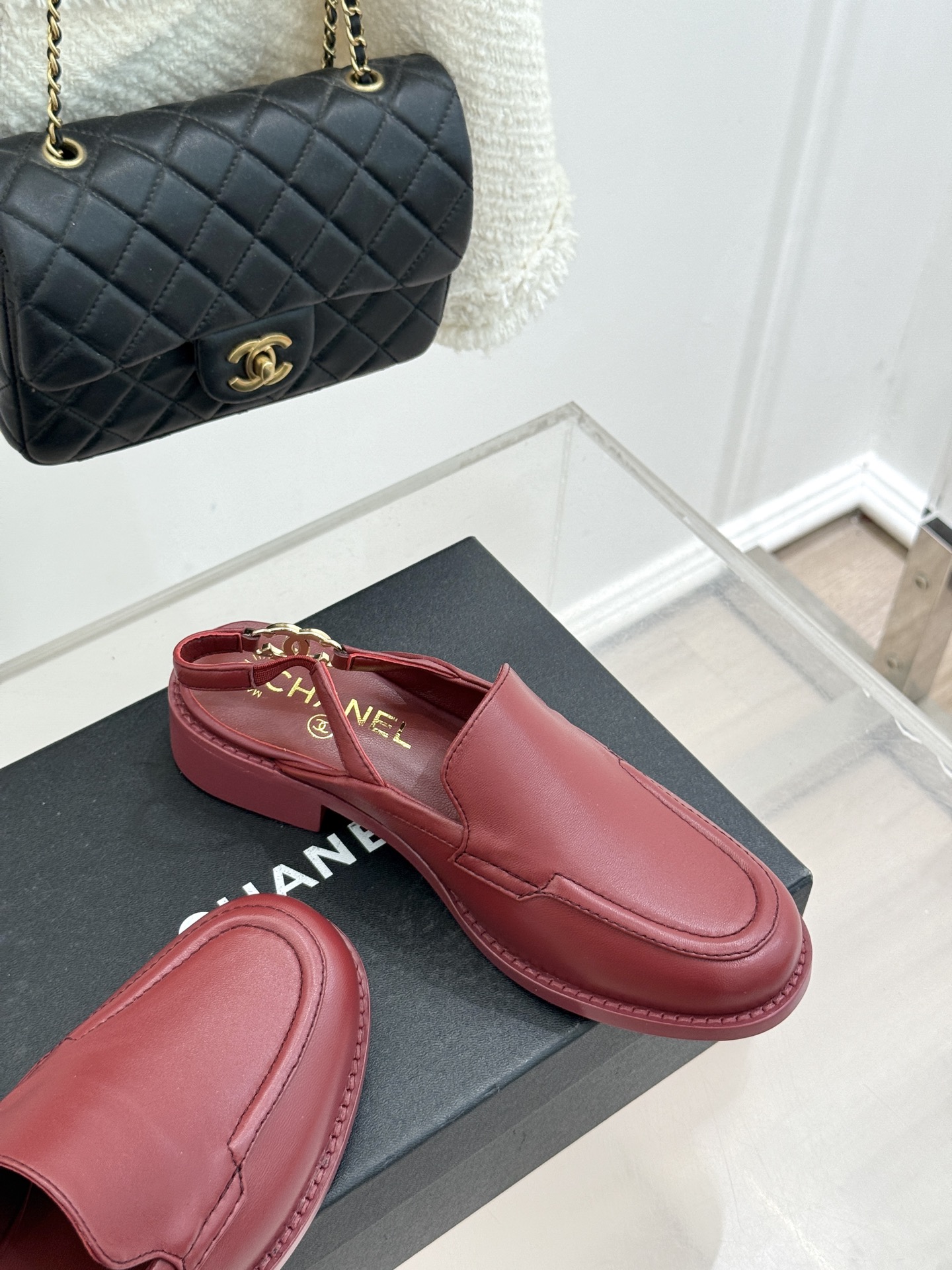 CHANE* ｜小香26P新品英伦风双C乐福凉鞋乐福鞋爱好者绝不能错过‼️这款气质上更中性帅气几分 双C