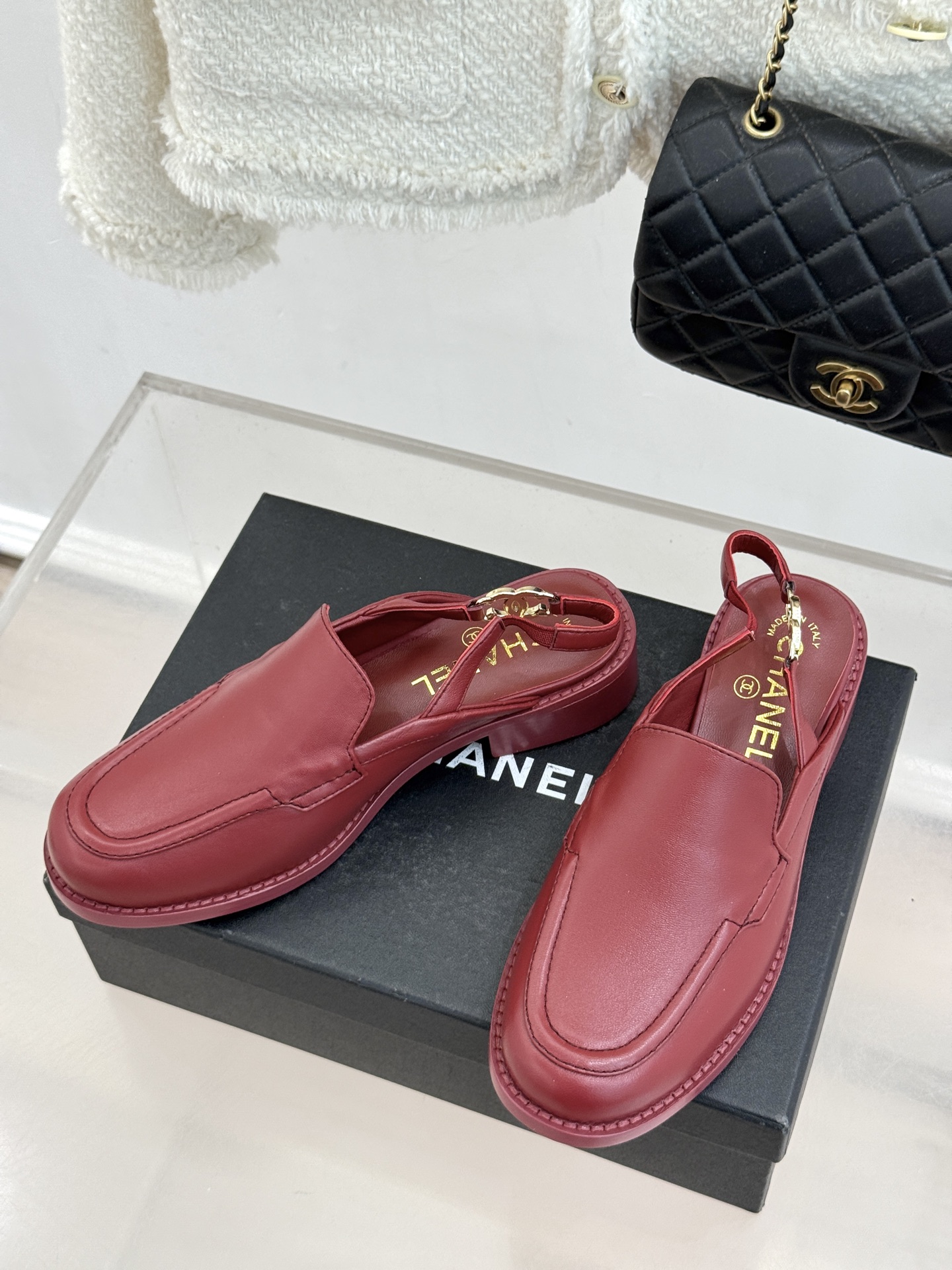 CHANE* ｜小香26P新品英伦风双C乐福凉鞋乐福鞋爱好者绝不能错过‼️这款气质上更中性帅气几分 双C