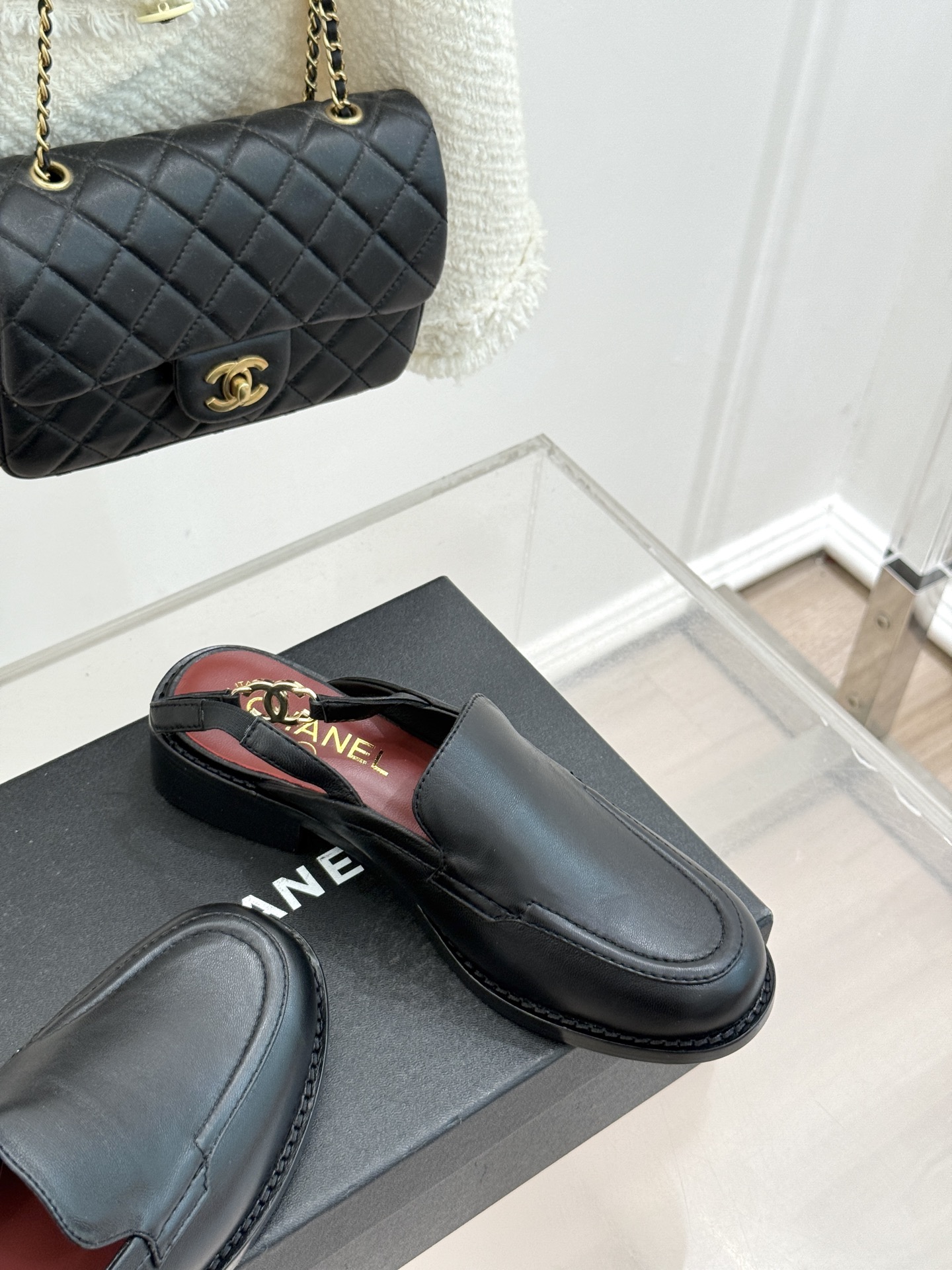 CHANE* ｜小香26P新品英伦风双C乐福凉鞋乐福鞋爱好者绝不能错过‼️这款气质上更中性帅气几分 双C