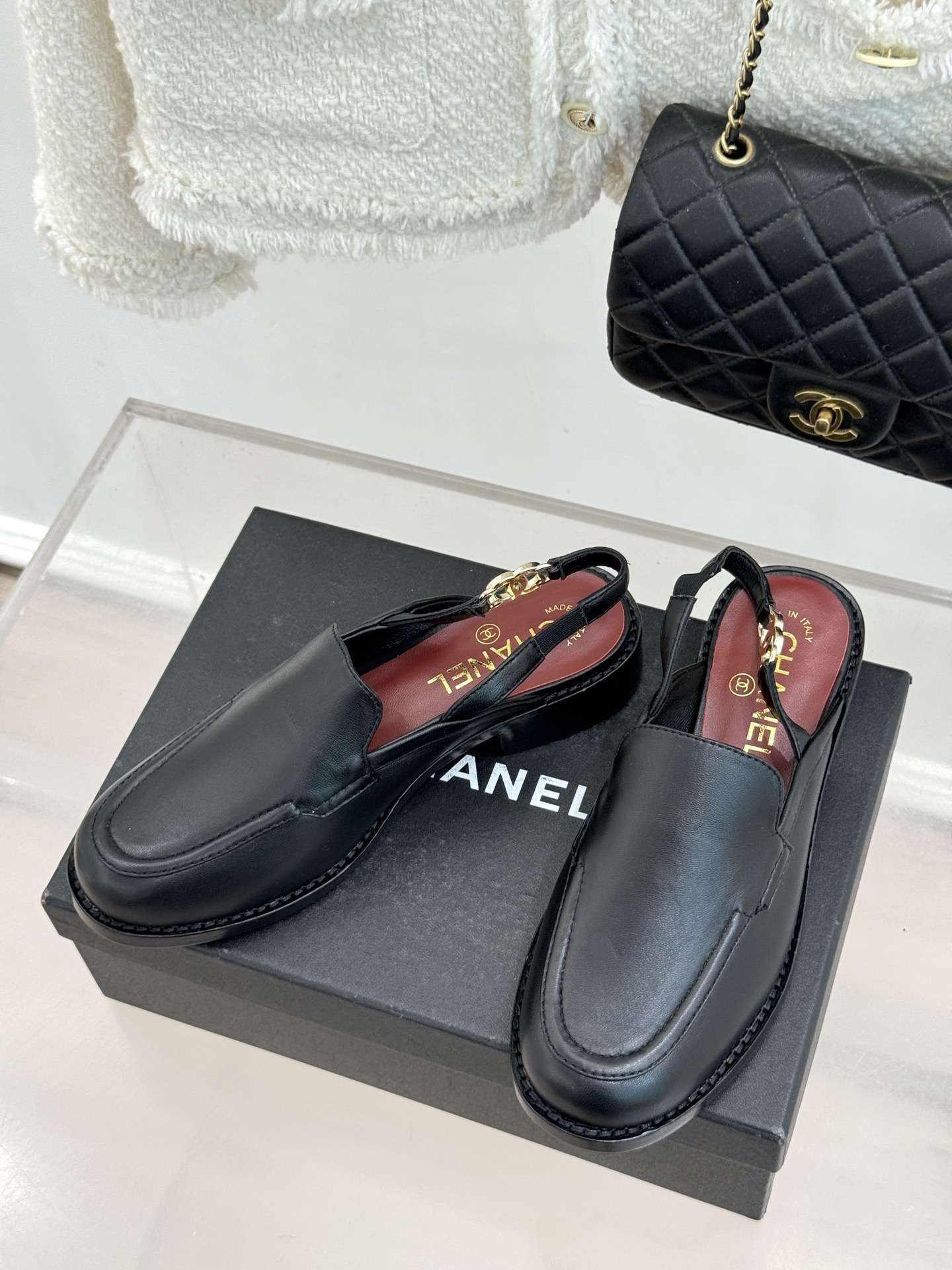 CHANE* ｜小香26P新品英伦风双C乐福凉鞋乐福鞋爱好者绝不能错过‼️这款气质上更中性帅气几分 双C