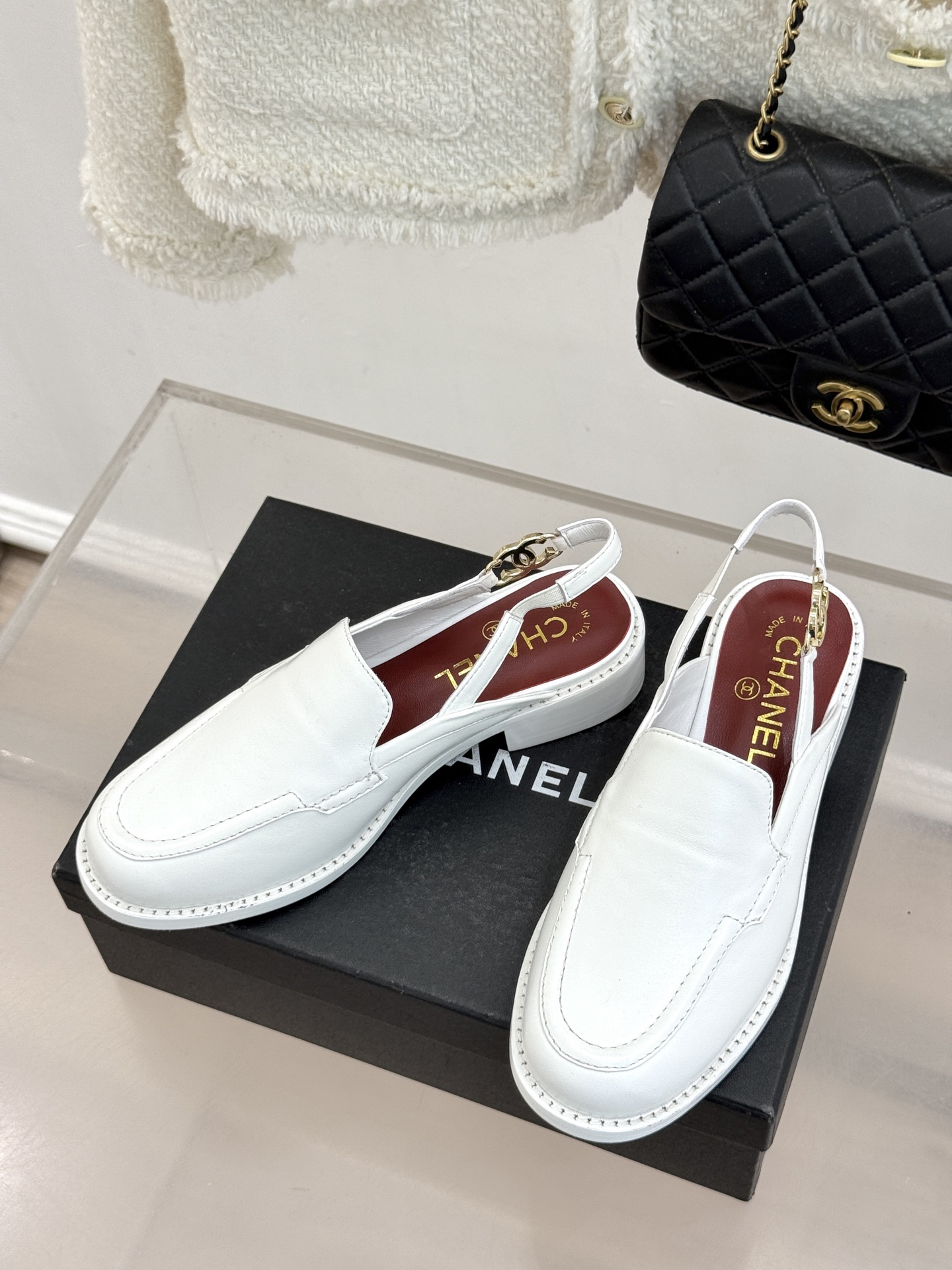 CHANE* ｜小香26P新品英伦风双C乐福凉鞋乐福鞋爱好者绝不能错过‼️这款气质上更中性帅气几分 双C