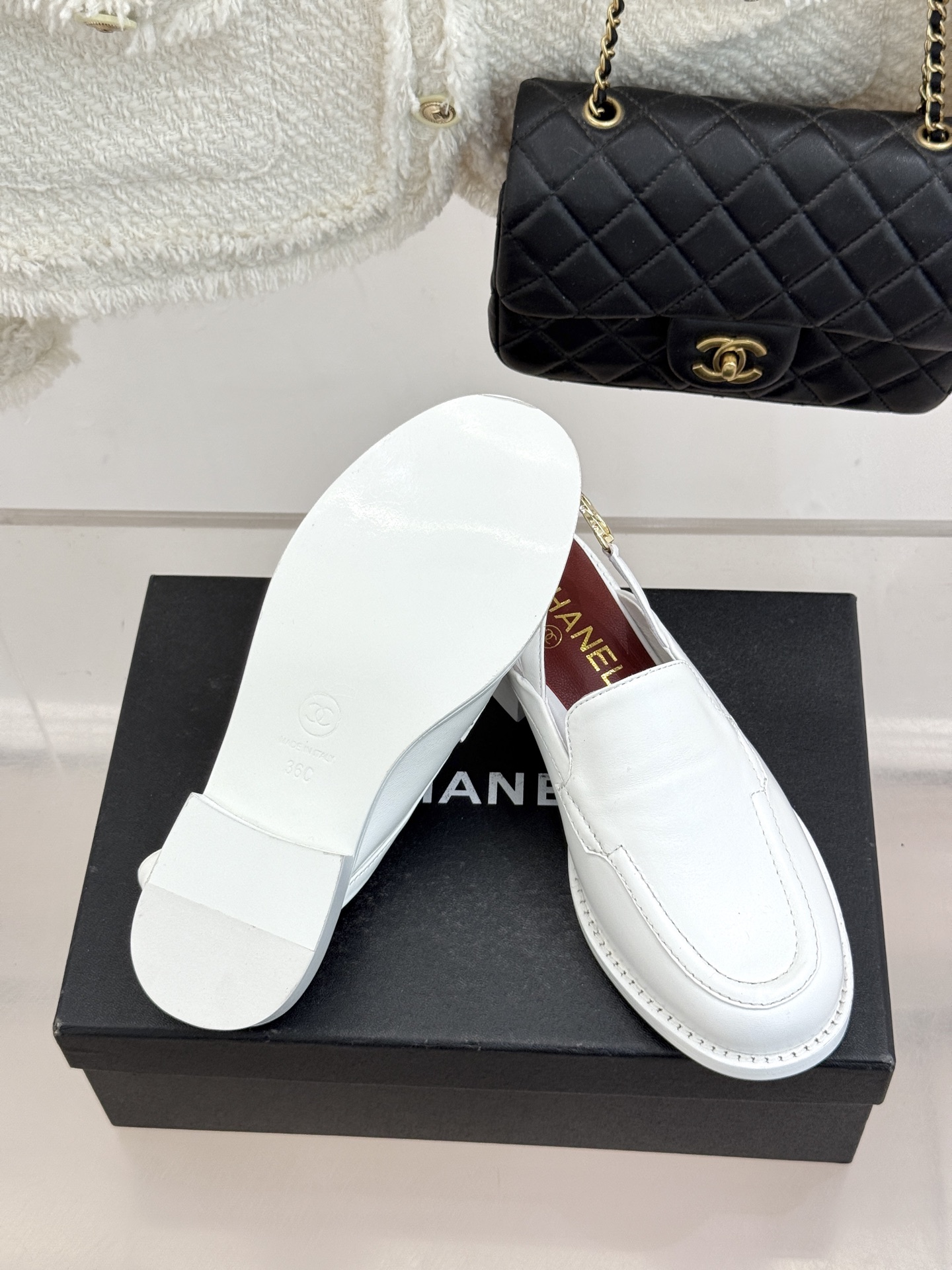 CHANE* ｜小香26P新品英伦风双C乐福凉鞋乐福鞋爱好者绝不能错过‼️这款气质上更中性帅气几分 双C