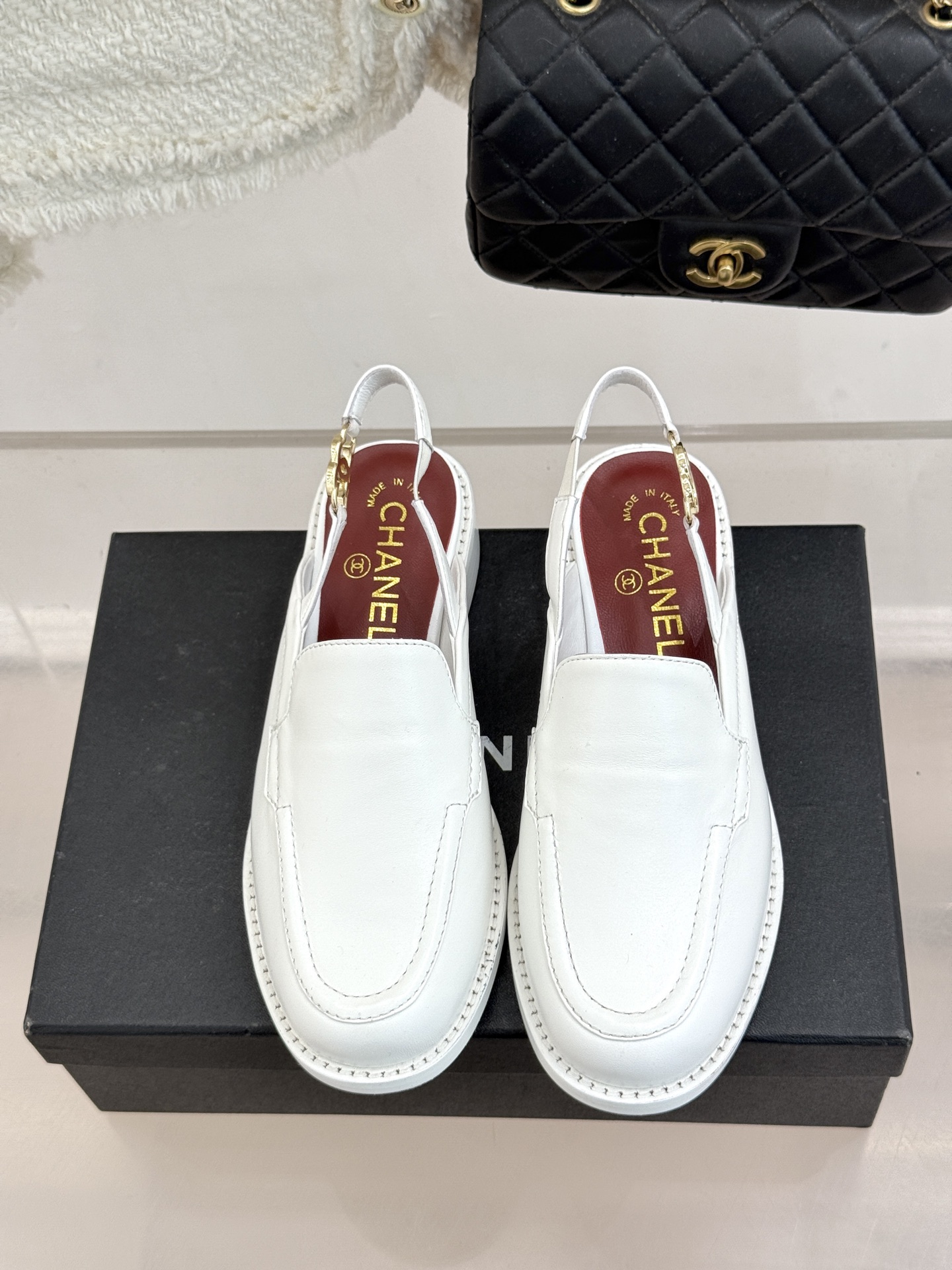 CHANE* ｜小香26P新品英伦风双C乐福凉鞋乐福鞋爱好者绝不能错过‼️这款气质上更中性帅气几分 双C