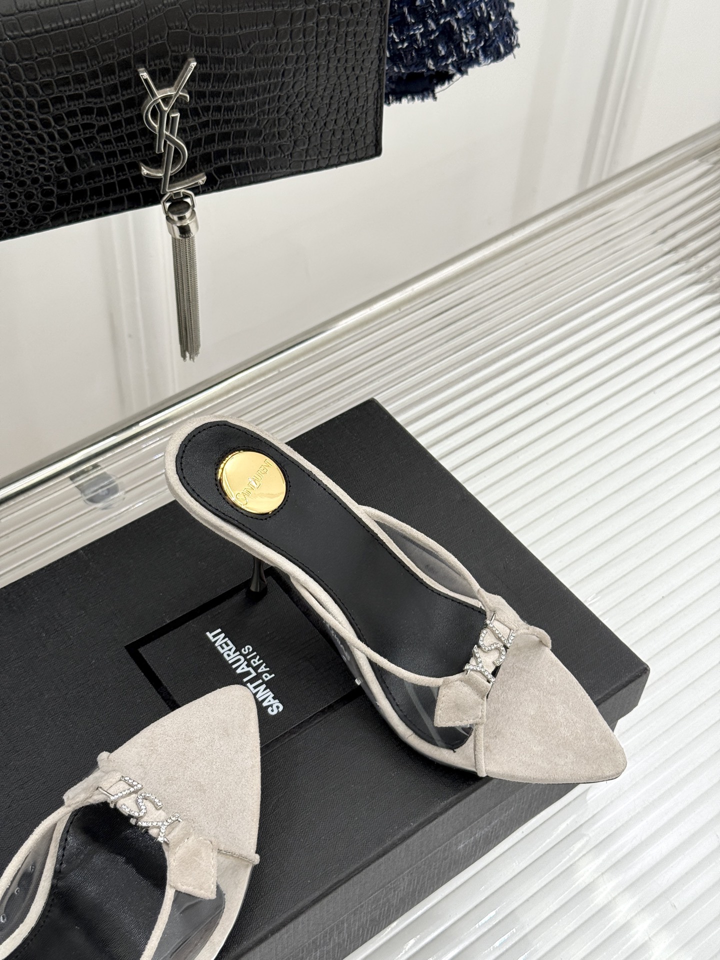 Saint Laurent /圣罗兰YSL26WF新品水钻YSL字母胶片尖头高跟拖鞋是法式性感与轻奢的极