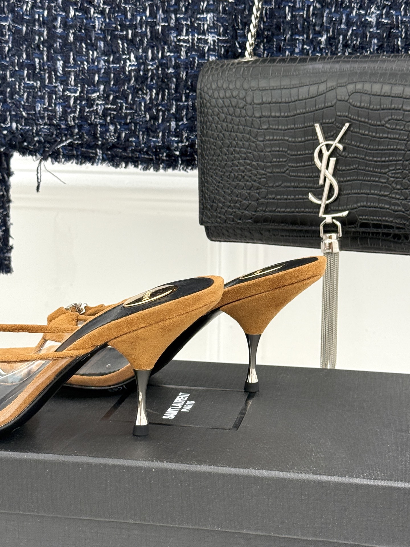 Saint Laurent /圣罗兰YSL26WF新品水钻YSL字母胶片尖头高跟拖鞋是法式性感与轻奢的极