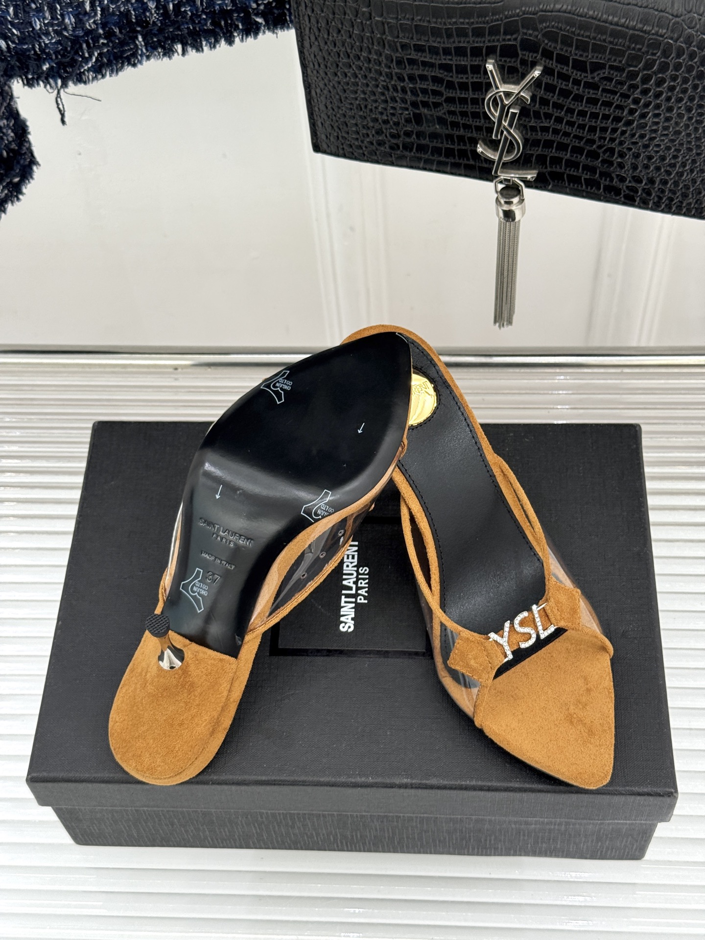 Saint Laurent /圣罗兰YSL26WF新品水钻YSL字母胶片尖头高跟拖鞋是法式性感与轻奢的极