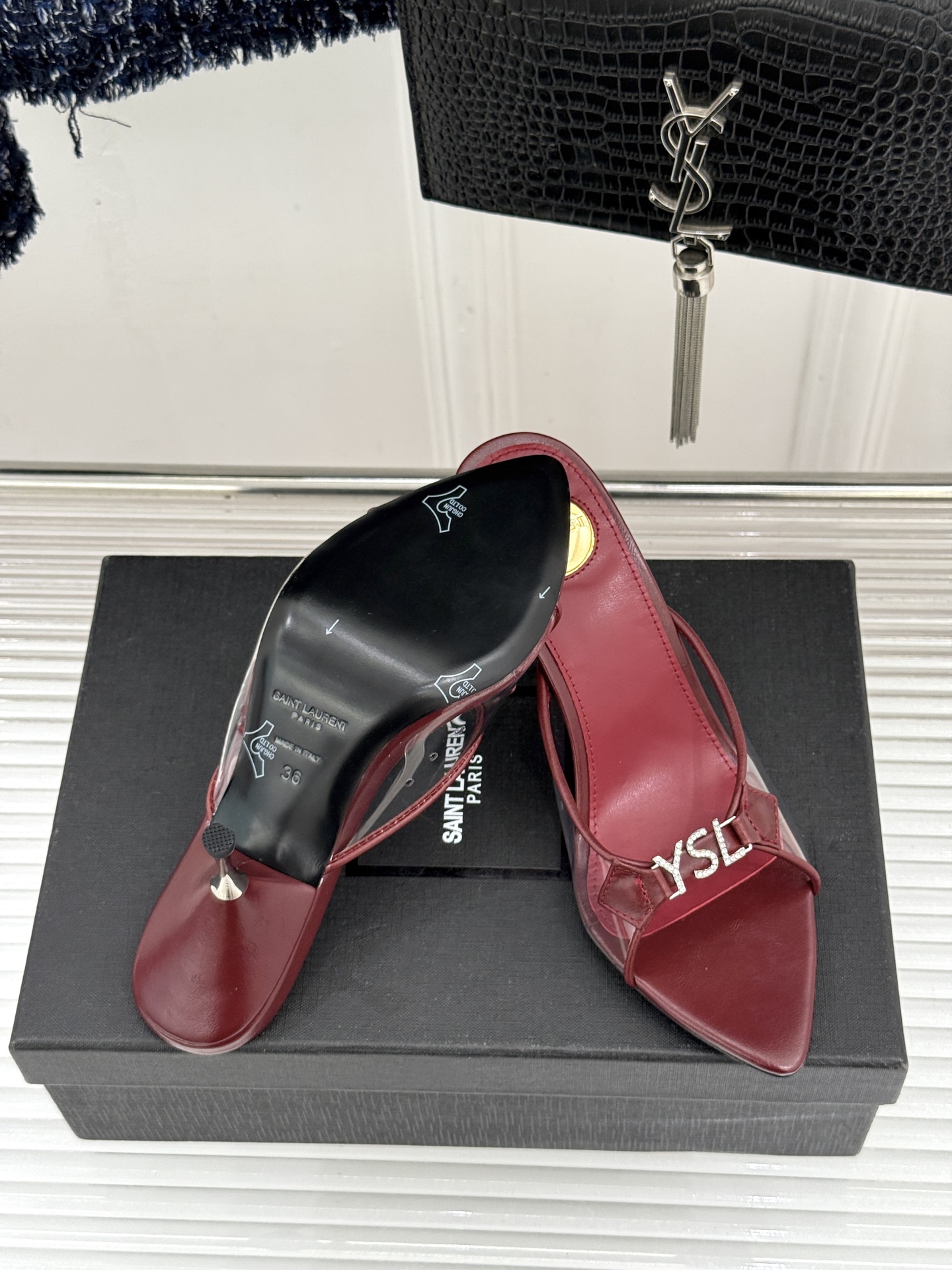 Saint Laurent /圣罗兰YSL26WF新品水钻YSL字母胶片尖头高跟拖鞋是法式性感与轻奢的极