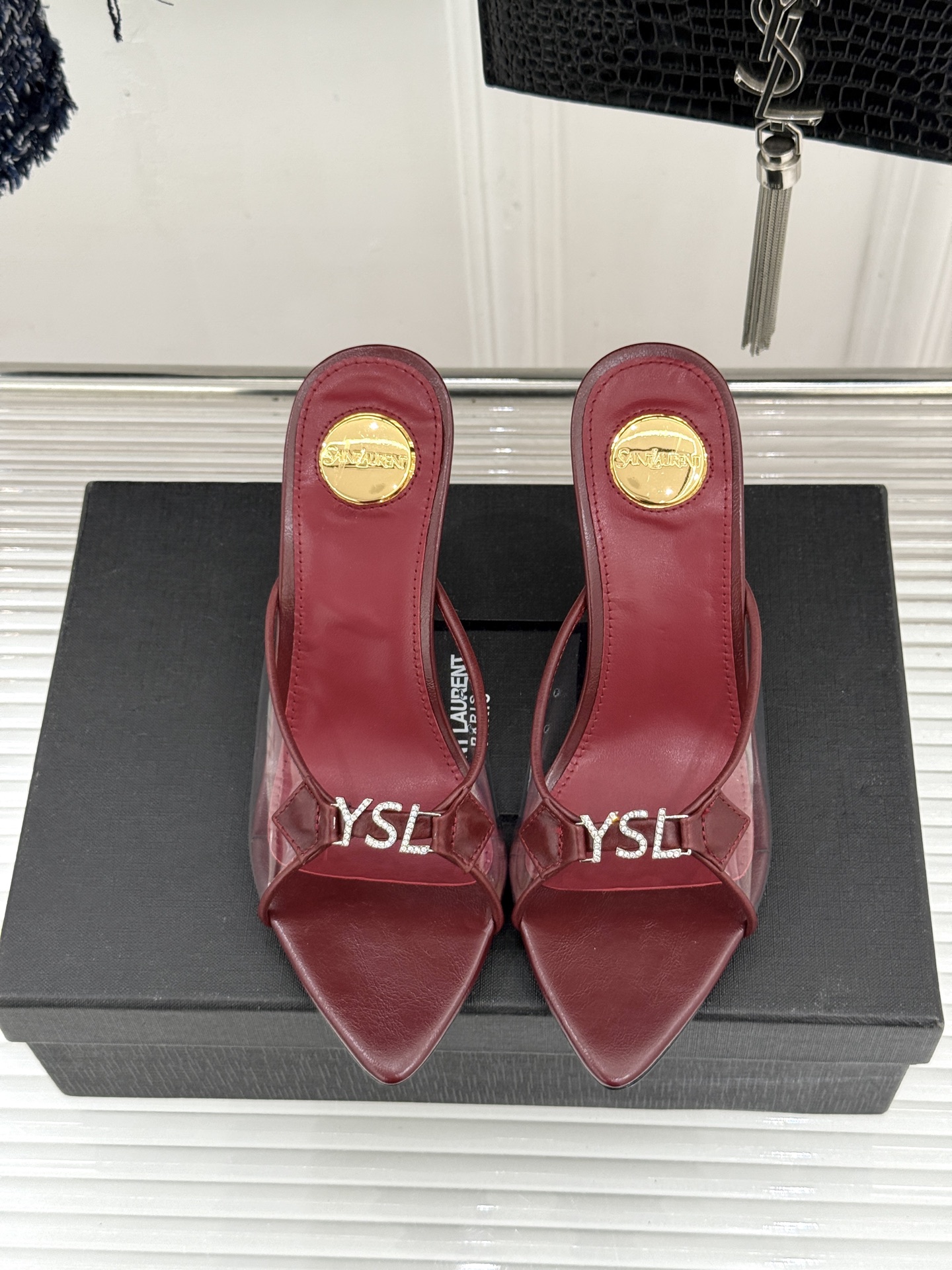 Saint Laurent /圣罗兰YSL26WF新品水钻YSL字母胶片尖头高跟拖鞋是法式性感与轻奢的极