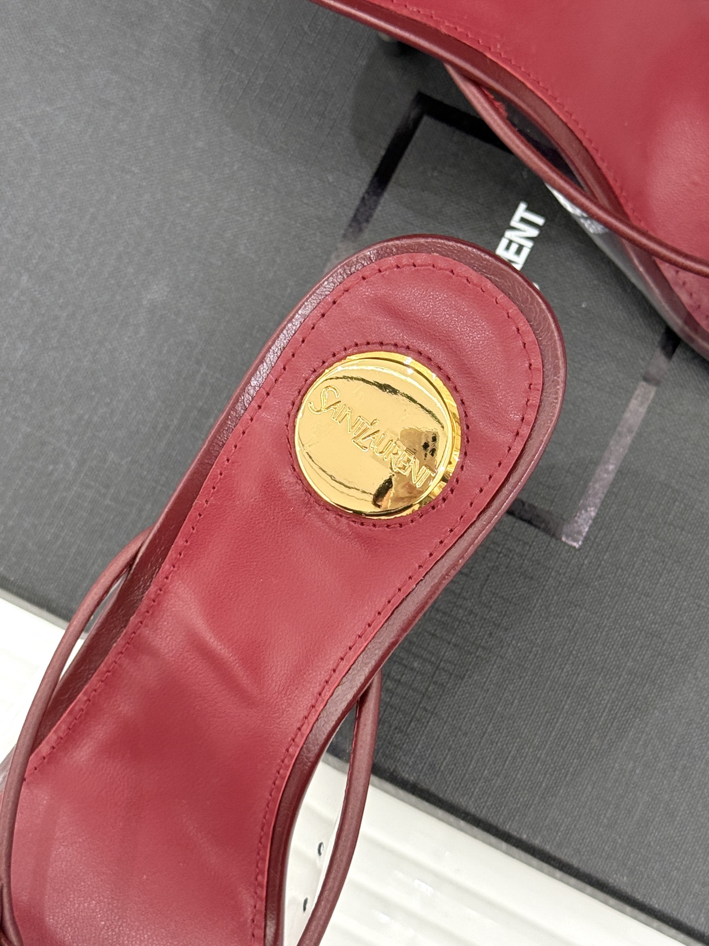 Saint Laurent /圣罗兰YSL26WF新品水钻YSL字母胶片尖头高跟拖鞋是法式性感与轻奢的极