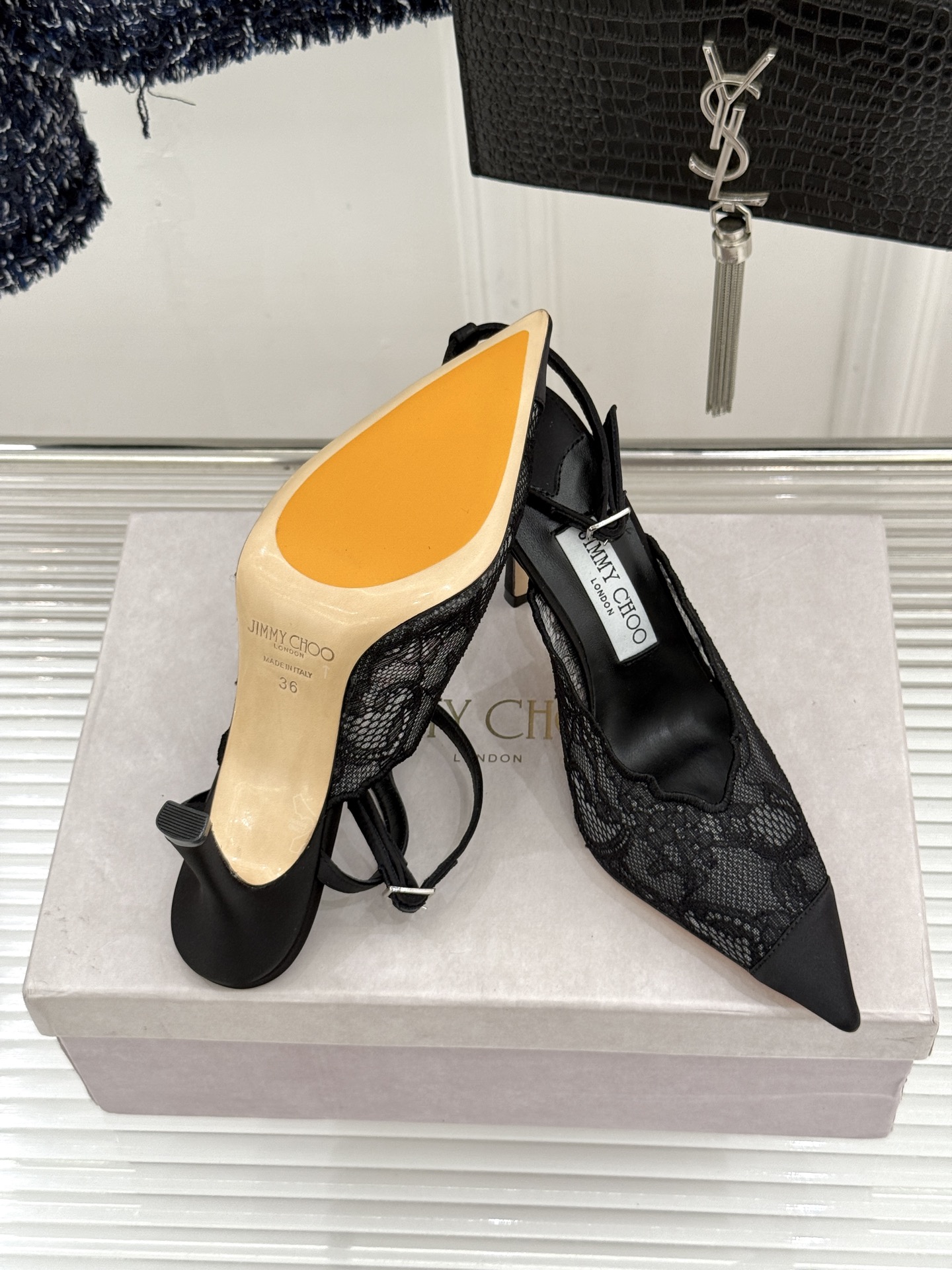 Jimmy Choo/吉米周26WF新品蕾丝金属头高跟凉鞋承袭品牌30年英伦奢雅基因这款凉鞋解锁现代女性