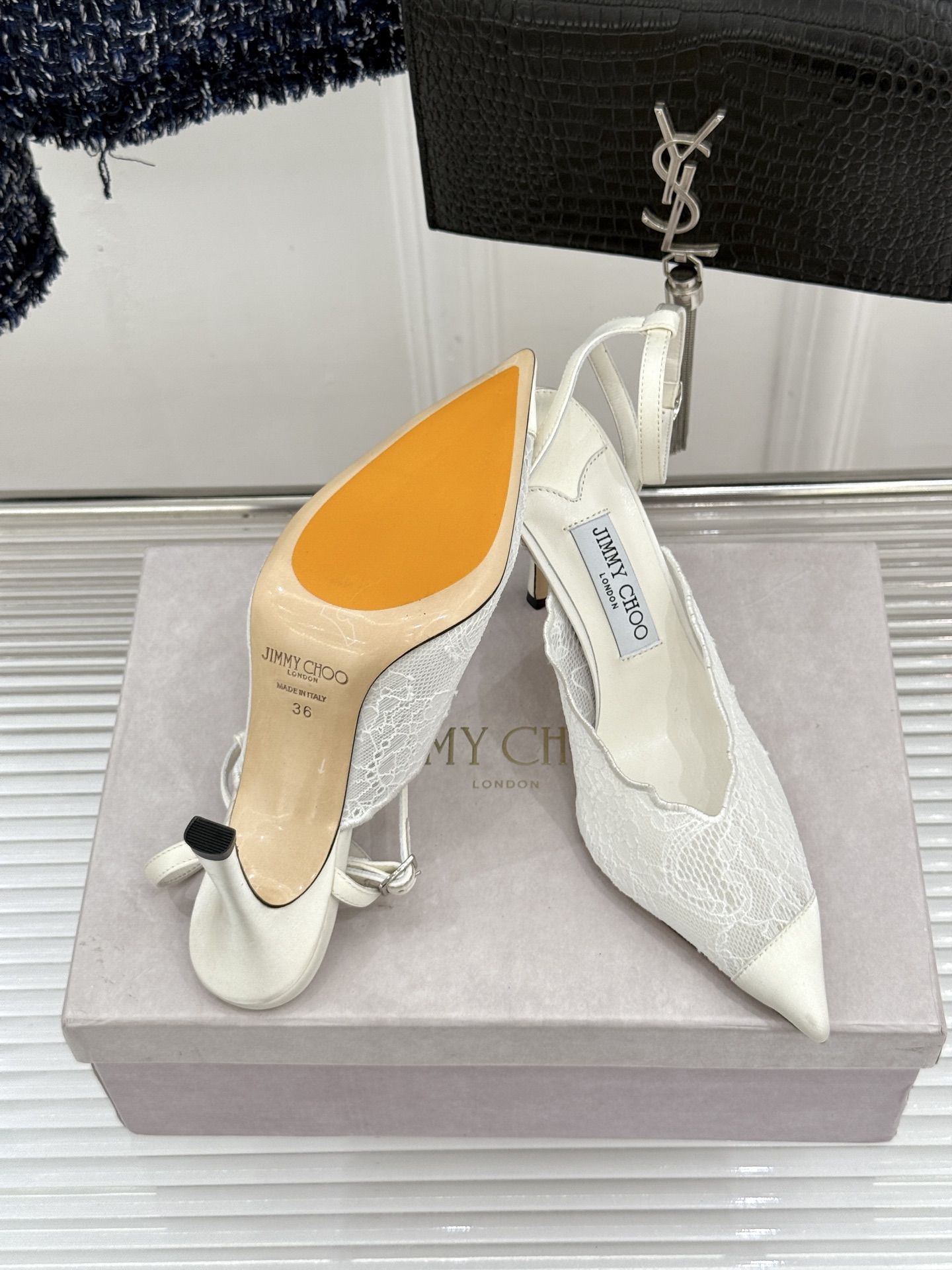 Jimmy Choo/吉米周26WF新品蕾丝金属头高跟凉鞋承袭品牌30年英伦奢雅基因这款凉鞋解锁现代女性