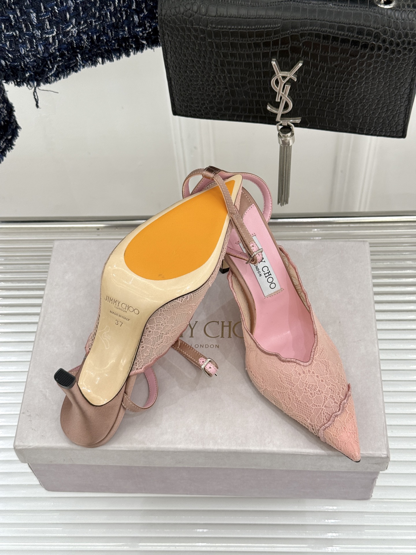 Jimmy Choo/吉米周26WF新品蕾丝金属头高跟凉鞋承袭品牌30年英伦奢雅基因这款凉鞋解锁现代女性