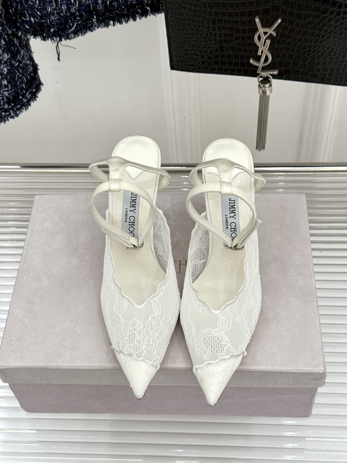 Jimmy Choo/吉米周26WF新品蕾丝金属头高跟凉鞋承袭品牌30年英伦奢雅基因这款凉鞋解锁现代女性