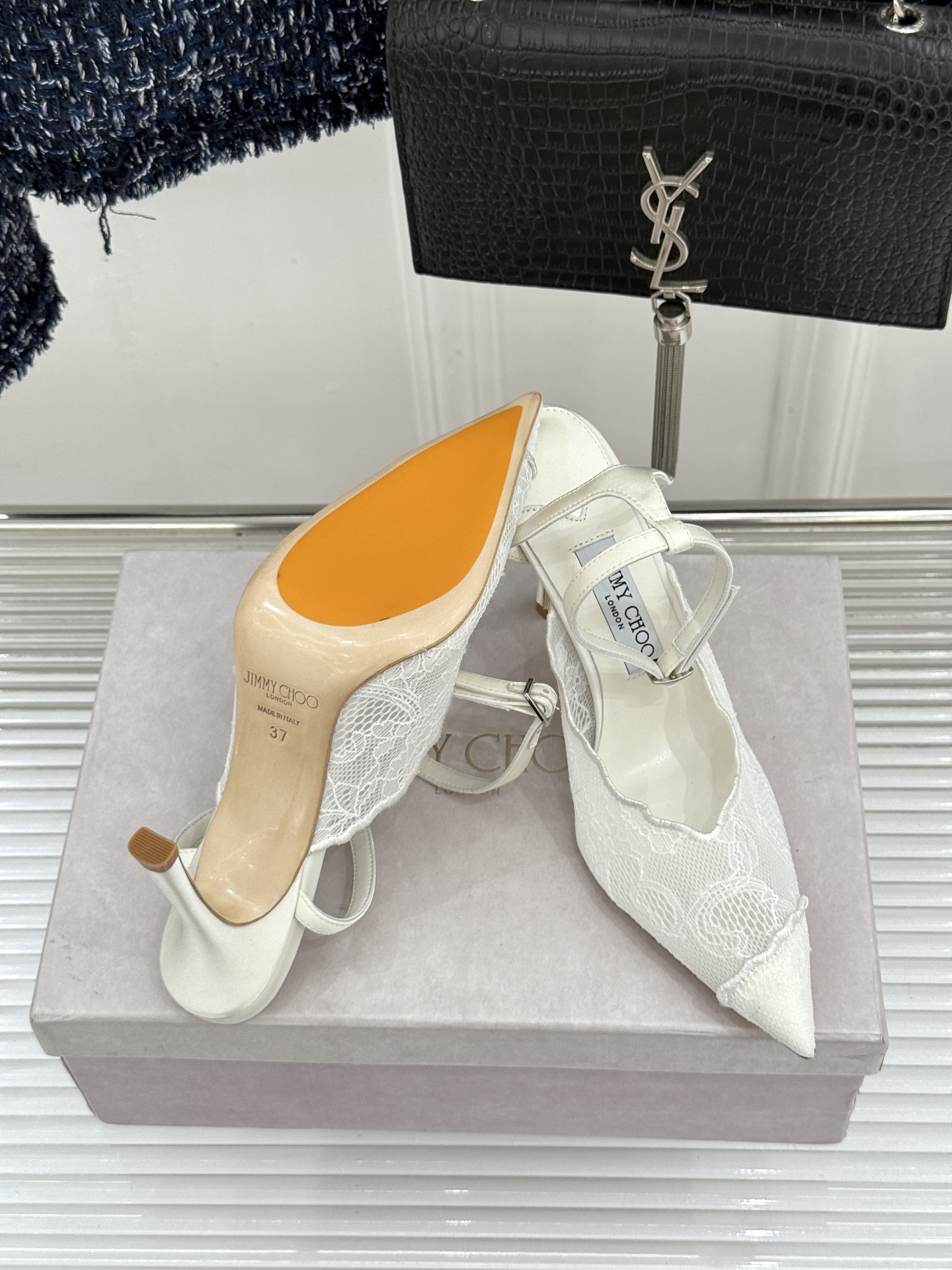 Jimmy Choo/吉米周26WF新品蕾丝金属头高跟凉鞋承袭品牌30年英伦奢雅基因这款凉鞋解锁现代女性