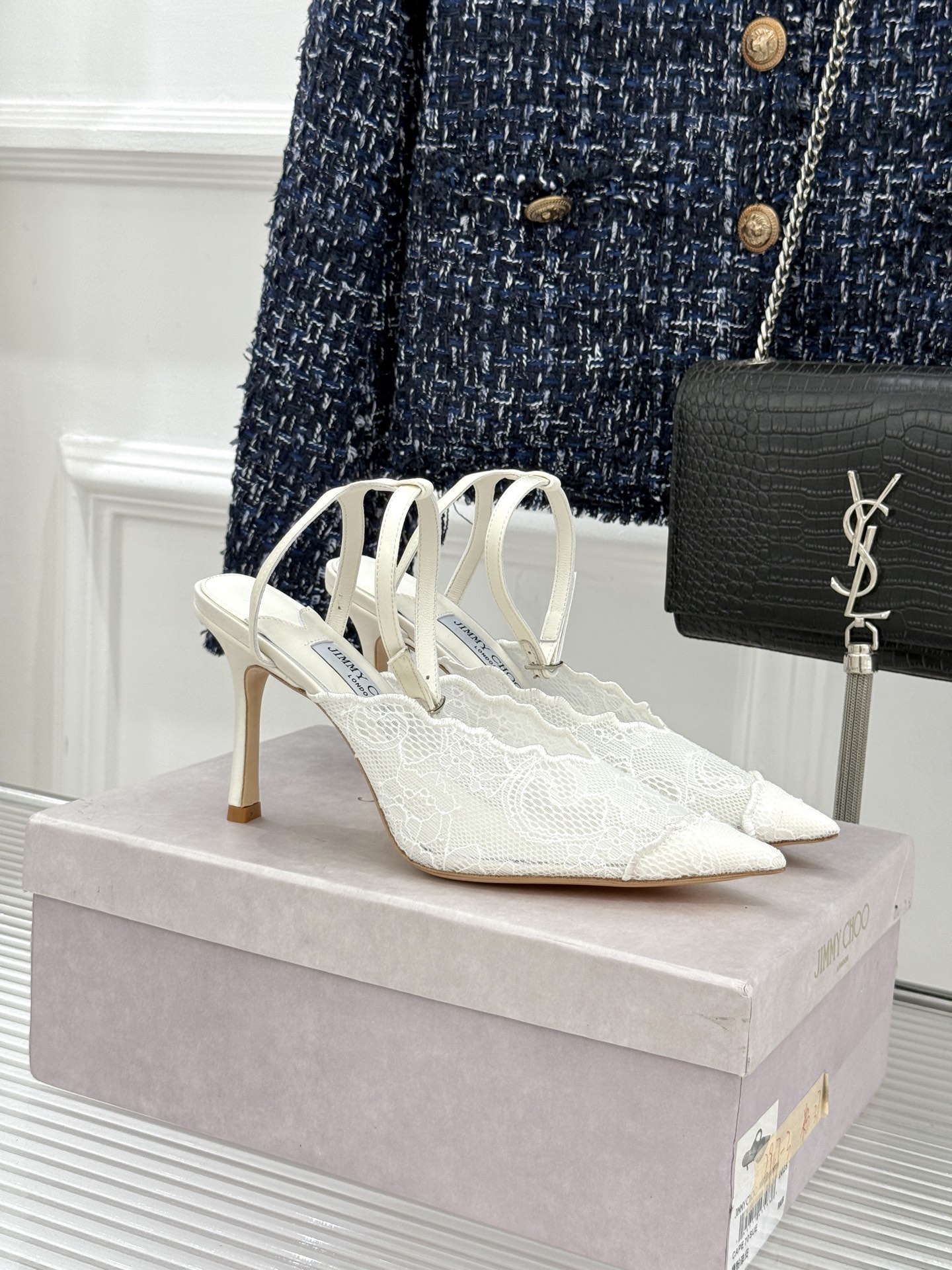 Jimmy Choo/吉米周26WF新品蕾丝金属头高跟凉鞋承袭品牌30年英伦奢雅基因这款凉鞋解锁现代女性