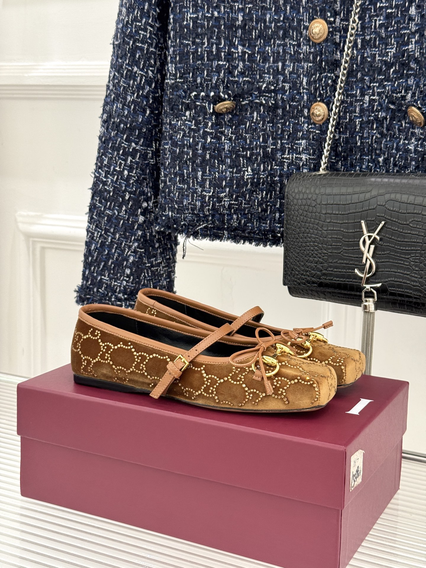 Gucci/古驰26WF新品马衔扣猪鼻子水钻蝴蝶结芭蕾舞玛丽珍鞋G家这款玛丽珍鞋以经典符号重塑优雅。圆润