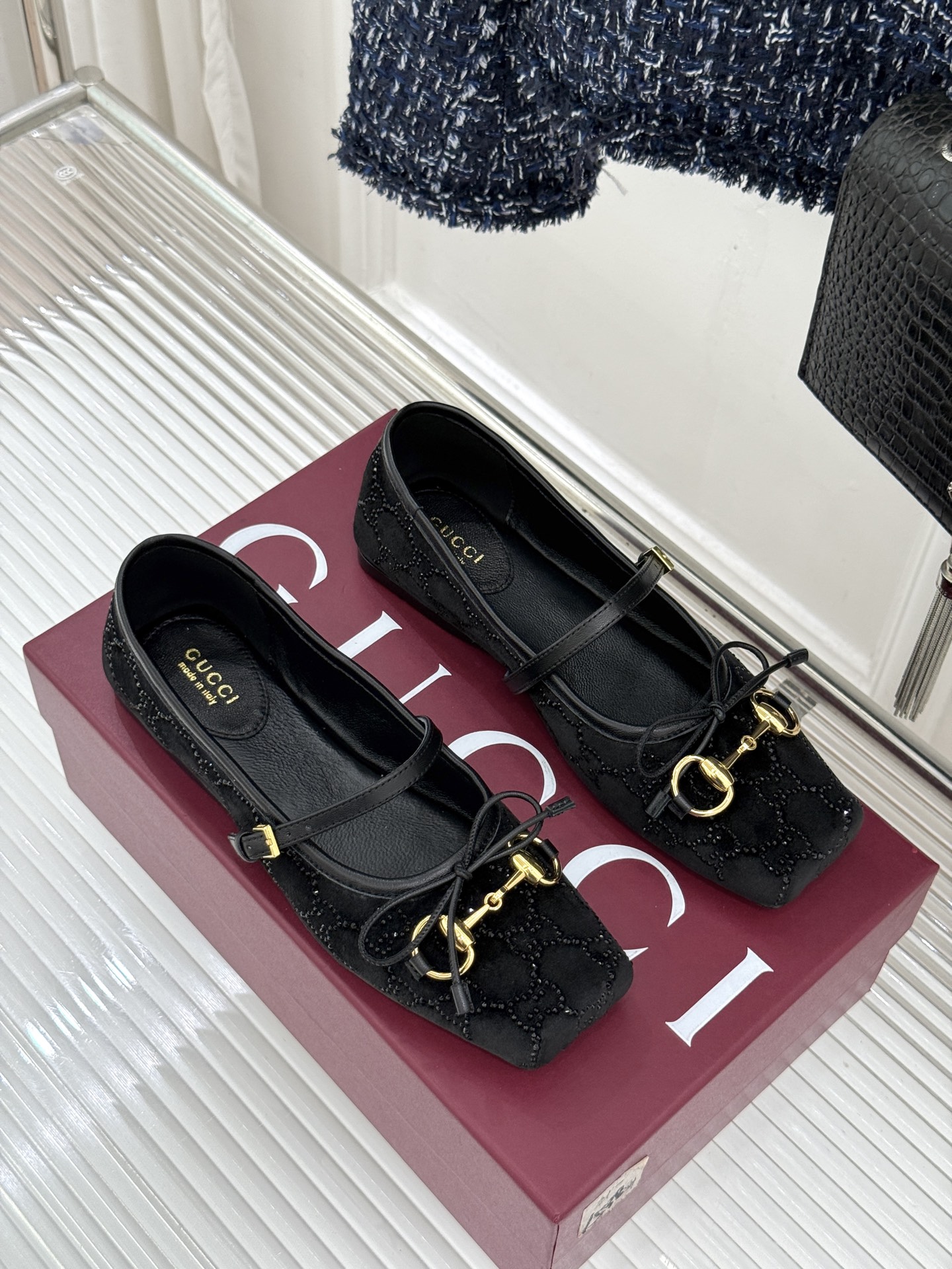 Gucci/古驰26WF新品马衔扣猪鼻子水钻蝴蝶结芭蕾舞玛丽珍鞋G家这款玛丽珍鞋以经典符号重塑优雅。圆润