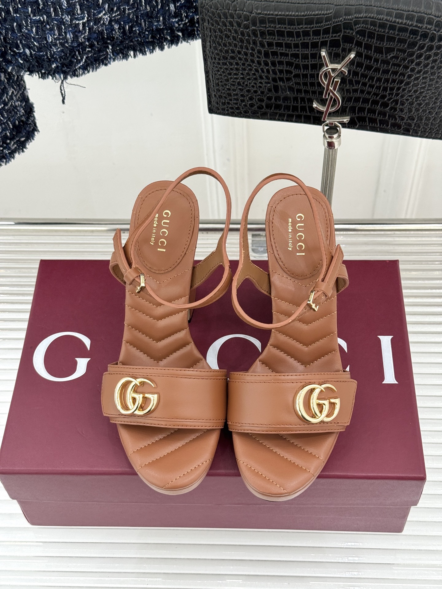 Gucci/古驰 26WF新品金属双G一字带防水台高跟凉鞋G家以复古奢潮重塑夏日高跟将品牌经典与摩登气场