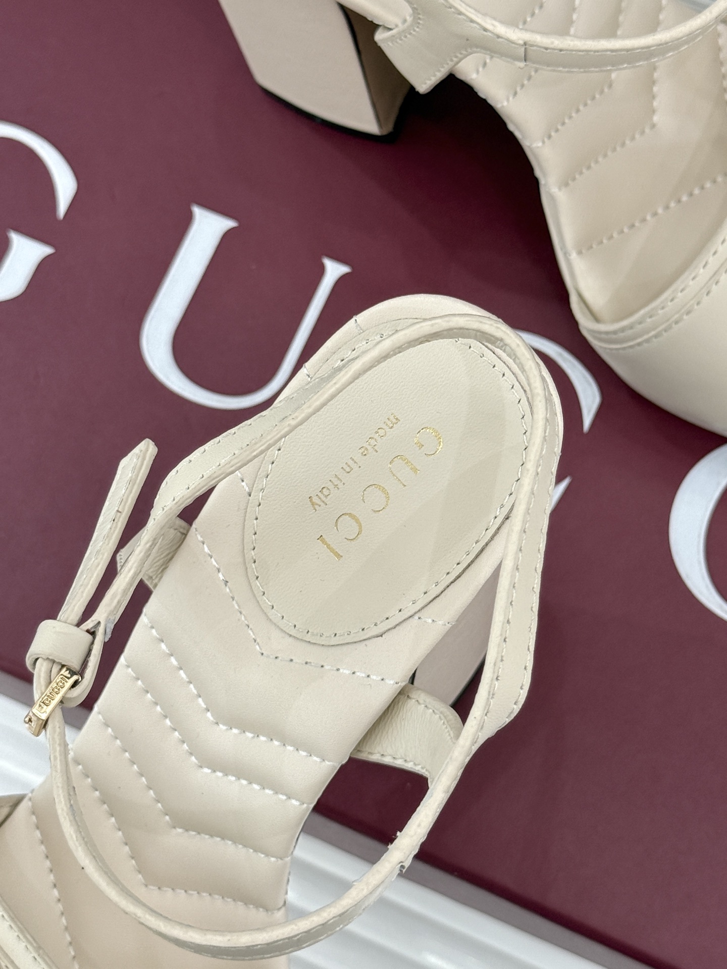 Gucci/古驰 26WF新品金属双G一字带防水台高跟凉鞋G家以复古奢潮重塑夏日高跟将品牌经典与摩登气场