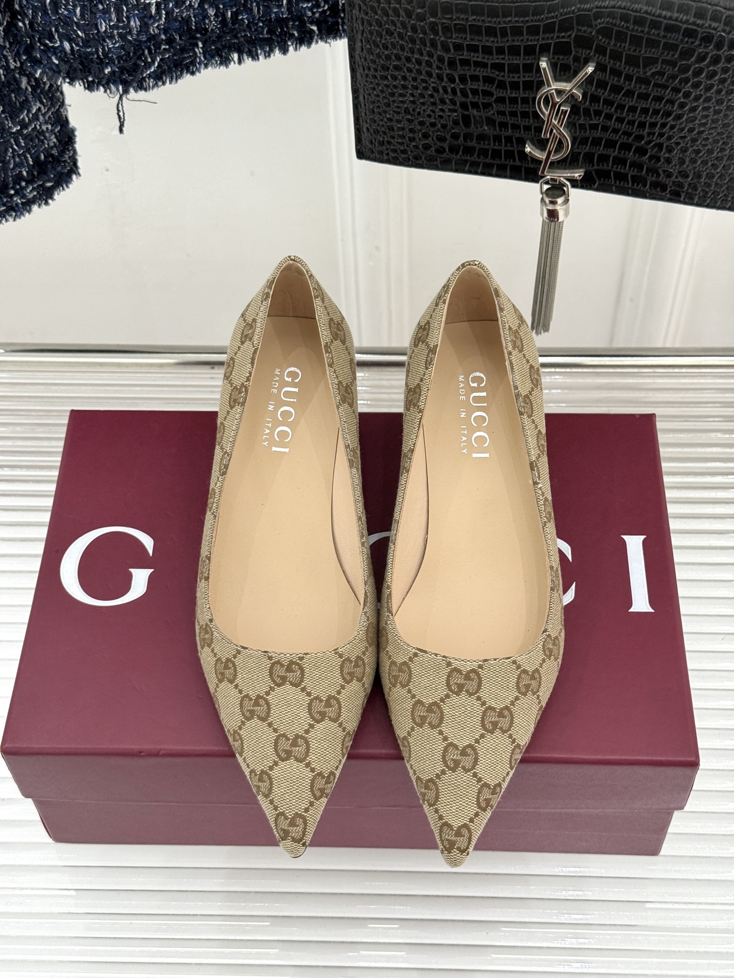 Gucci/古驰 26WF新品极简老花尖头高跟鞋Gucci 2026春夏极简新作以克制美学焕新经典GG老