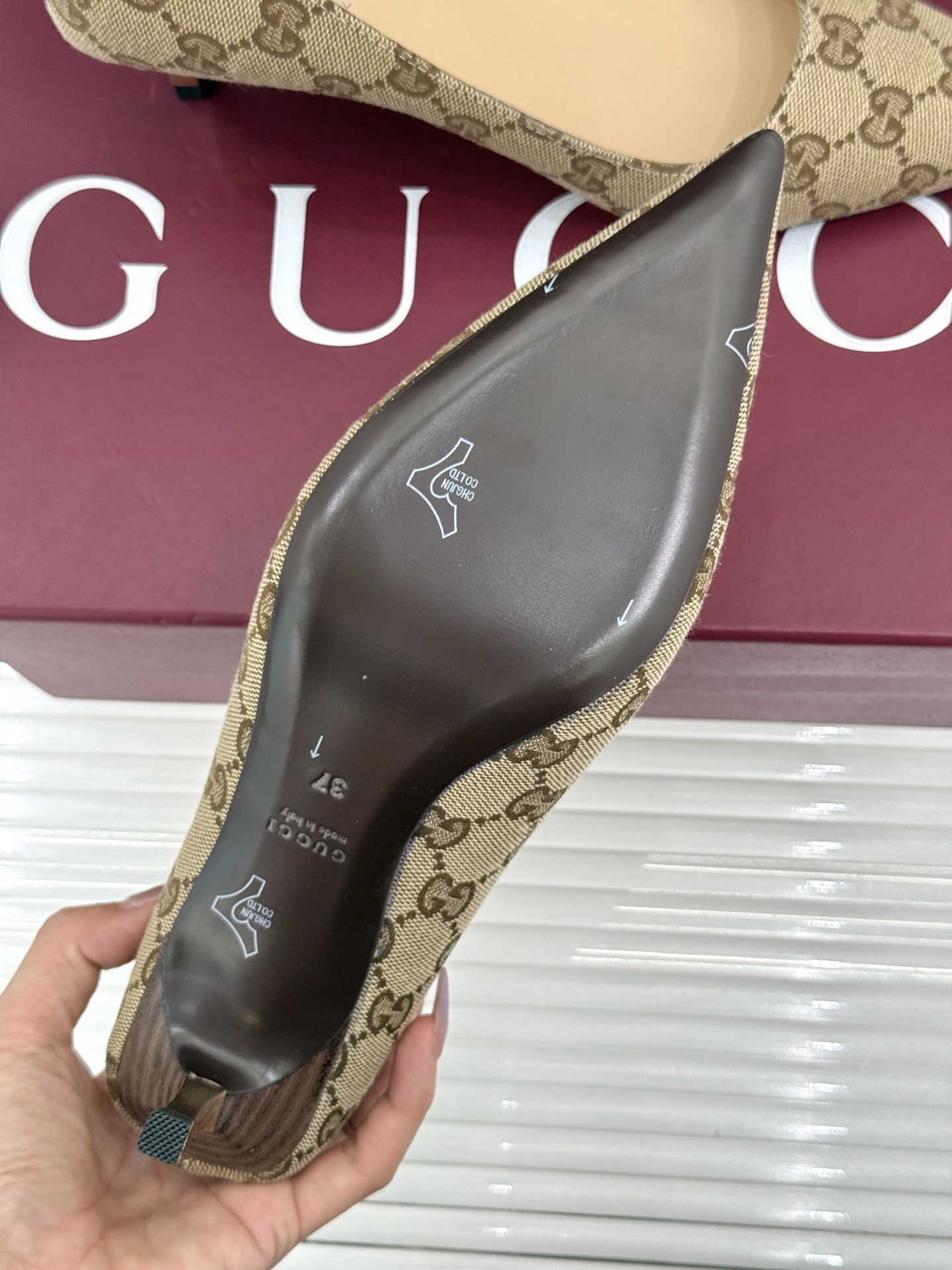 Gucci/古驰 26WF新品极简老花尖头高跟鞋Gucci 2026春夏极简新作以克制美学焕新经典GG老