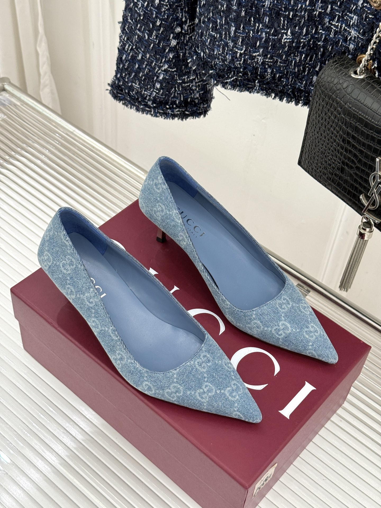 Gucci/古驰 26WF新品极简老花尖头高跟鞋Gucci 2026春夏极简新作以克制美学焕新经典GG老