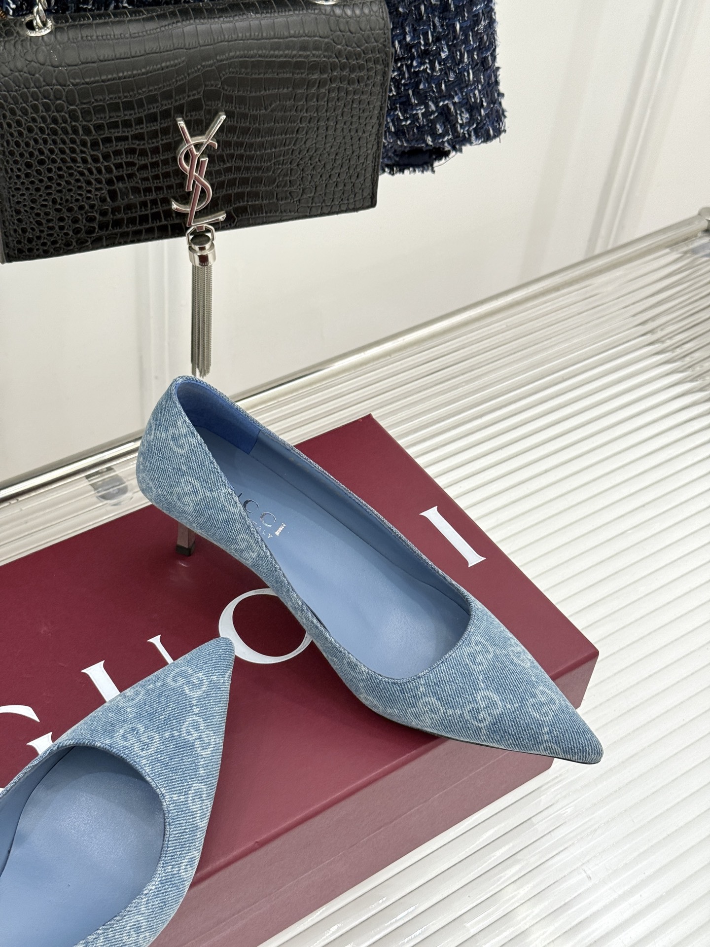 Gucci/古驰 26WF新品极简老花尖头高跟鞋Gucci 2026春夏极简新作以克制美学焕新经典GG老