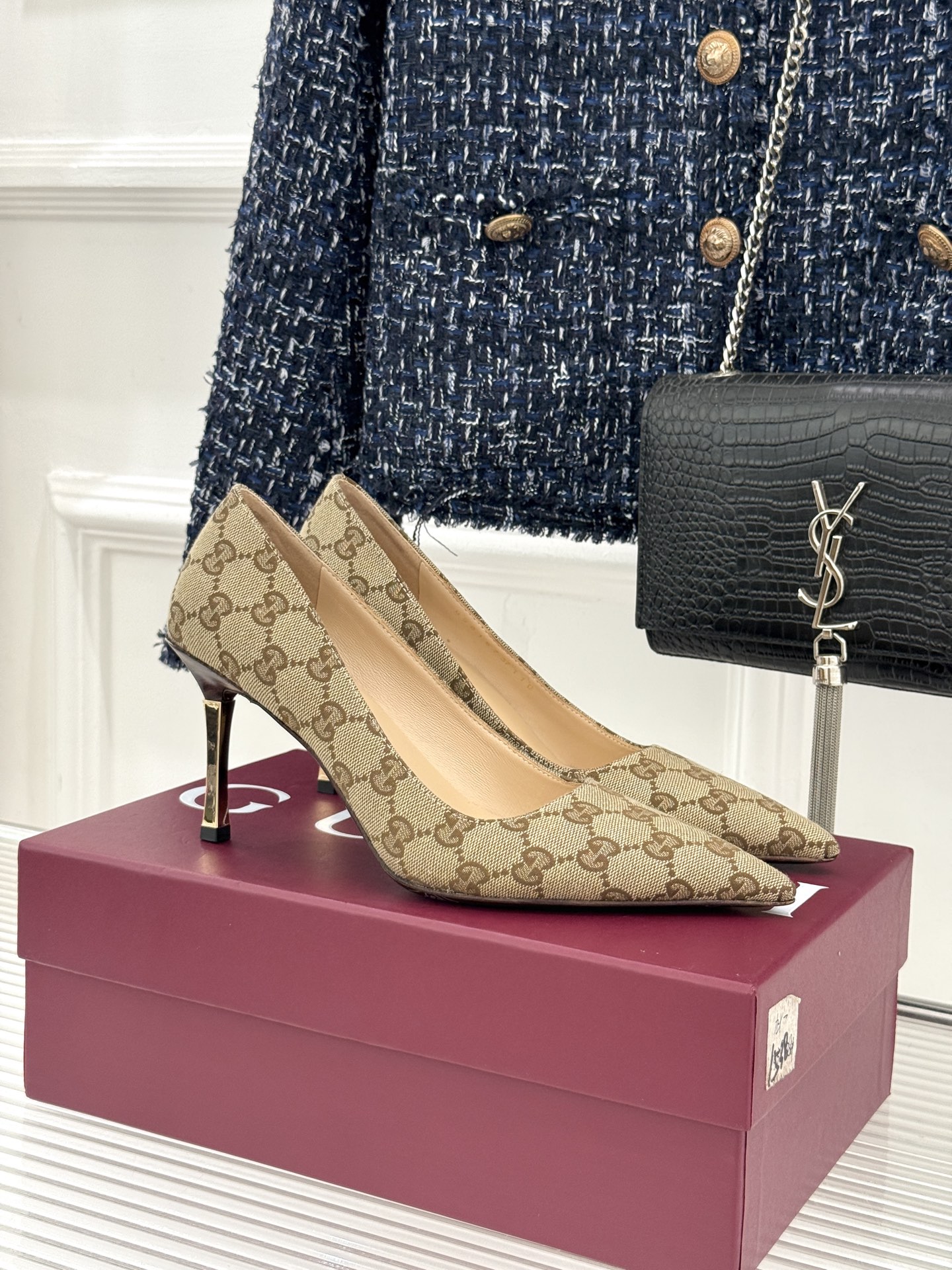 Gucci/古驰 26WF新品极简老花尖头高跟鞋Gucci 2026春夏极简新作以克制美学焕新经典GG老