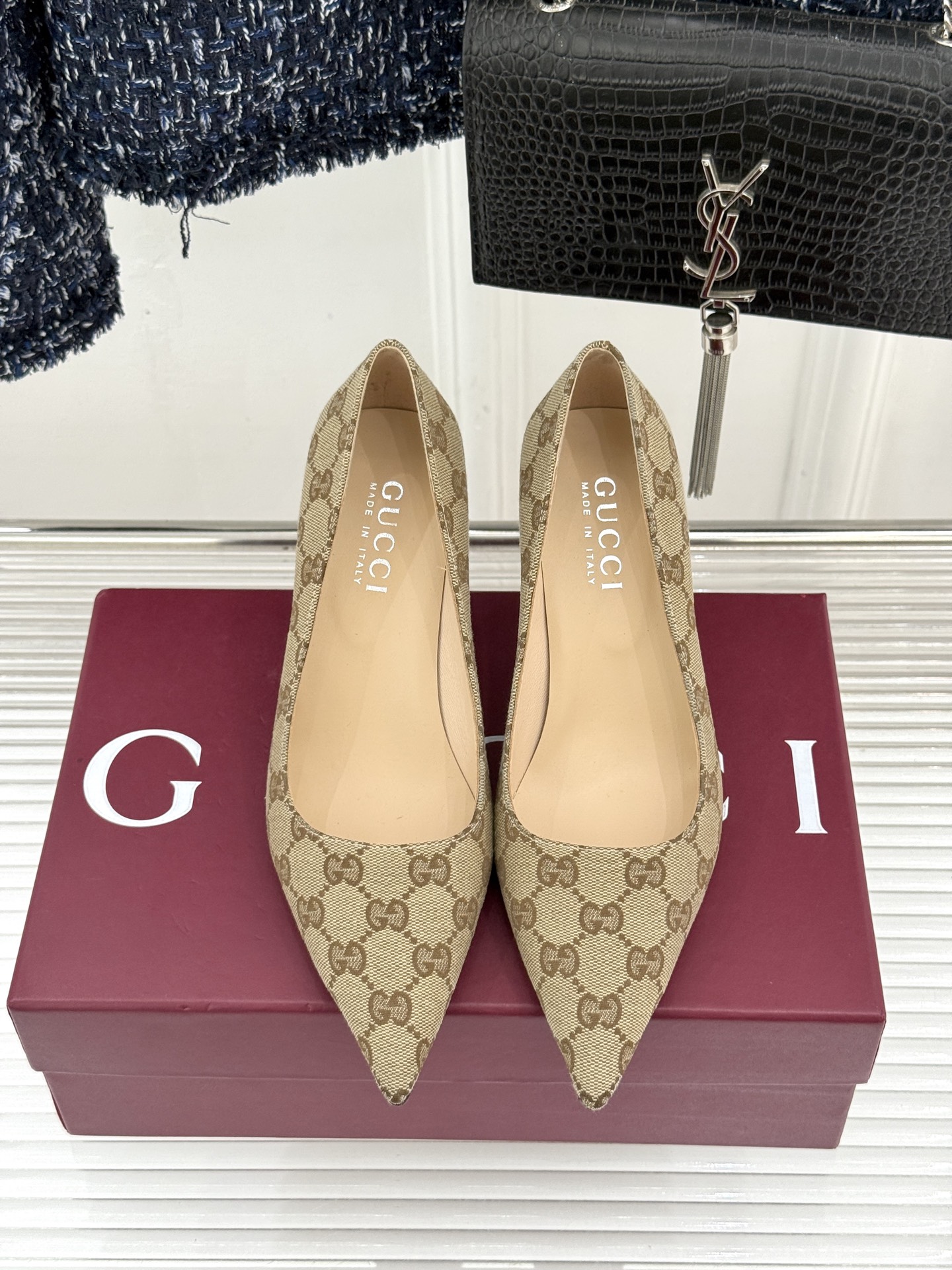 Gucci/古驰 26WF新品极简老花尖头高跟鞋Gucci 2026春夏极简新作以克制美学焕新经典GG老