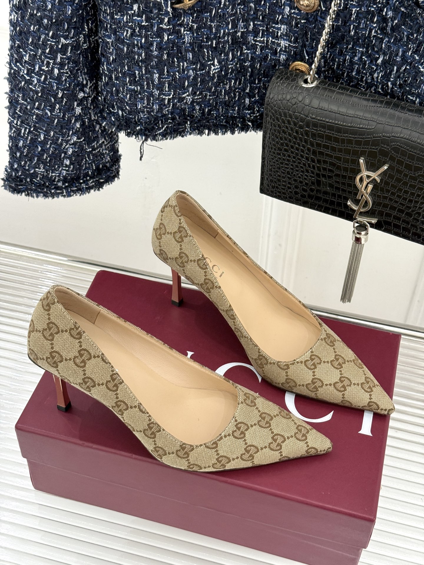 Gucci/古驰 26WF新品极简老花尖头高跟鞋Gucci 2026春夏极简新作以克制美学焕新经典GG老